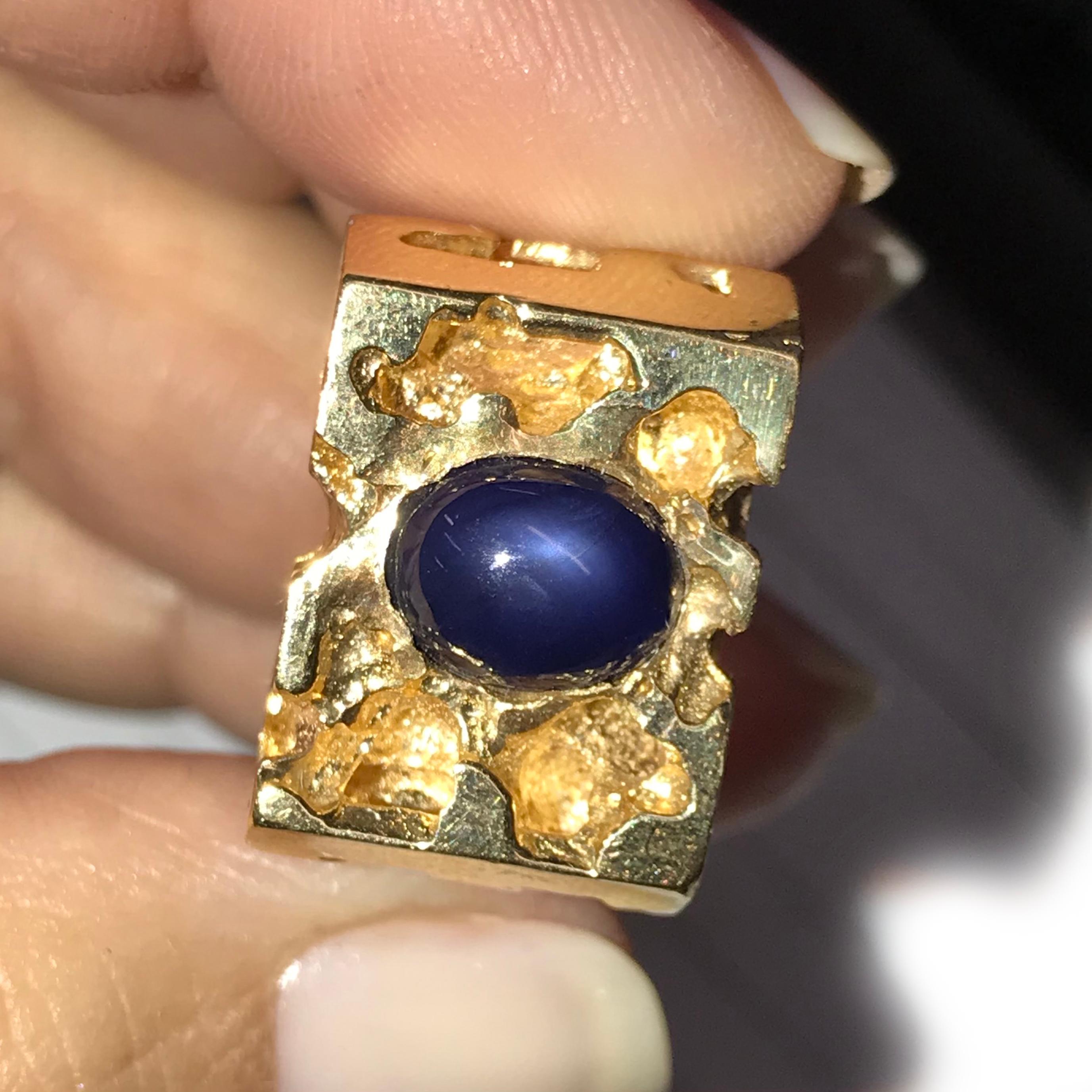 Yellow Gold Blue Sapphire Nugget Ring In Good Condition For Sale In Palm Desert, CA