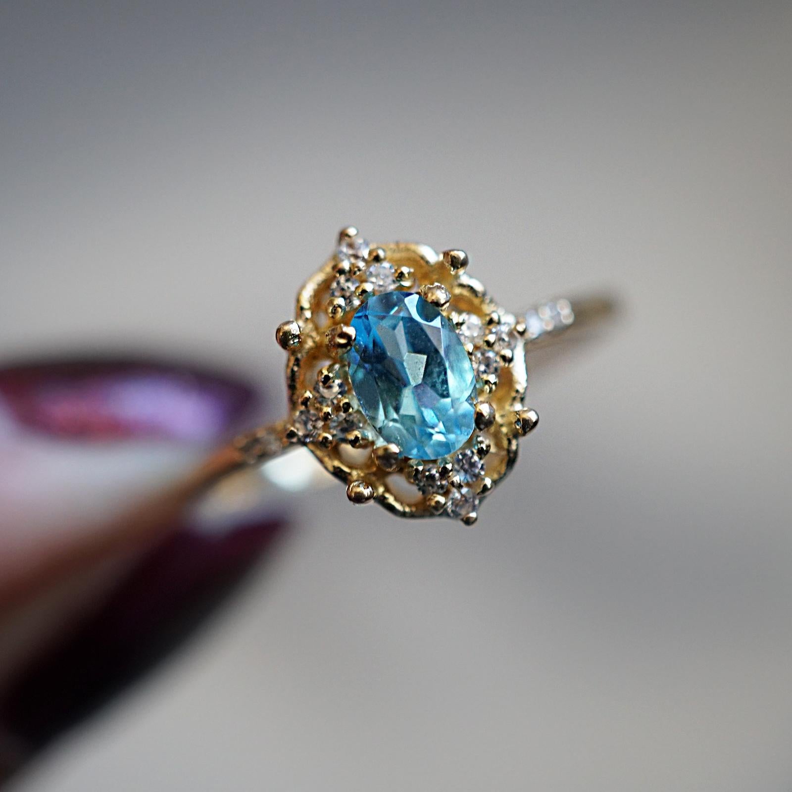 6x4MM Blue Topaz Diamond Yellow Gold Ring In New Condition For Sale In New York, NY