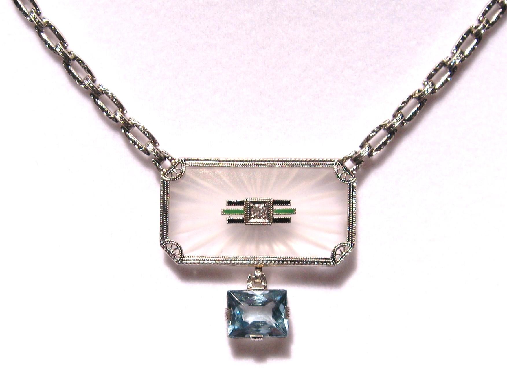 14 Karat 14 Karat Kampferglas Anhänger Halskette Diamant Emaille Aquamarin Tropfen Art Deco (Smaragdschliff) im Angebot