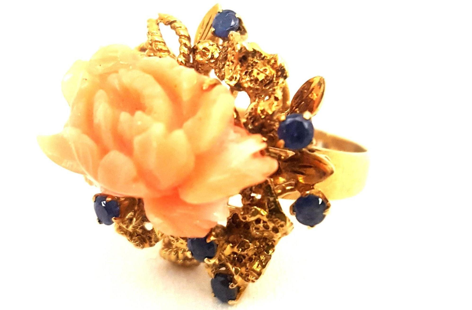 Round Cut 14 Karat Carved Coral Flower, Blue Sapphires Ring For Sale