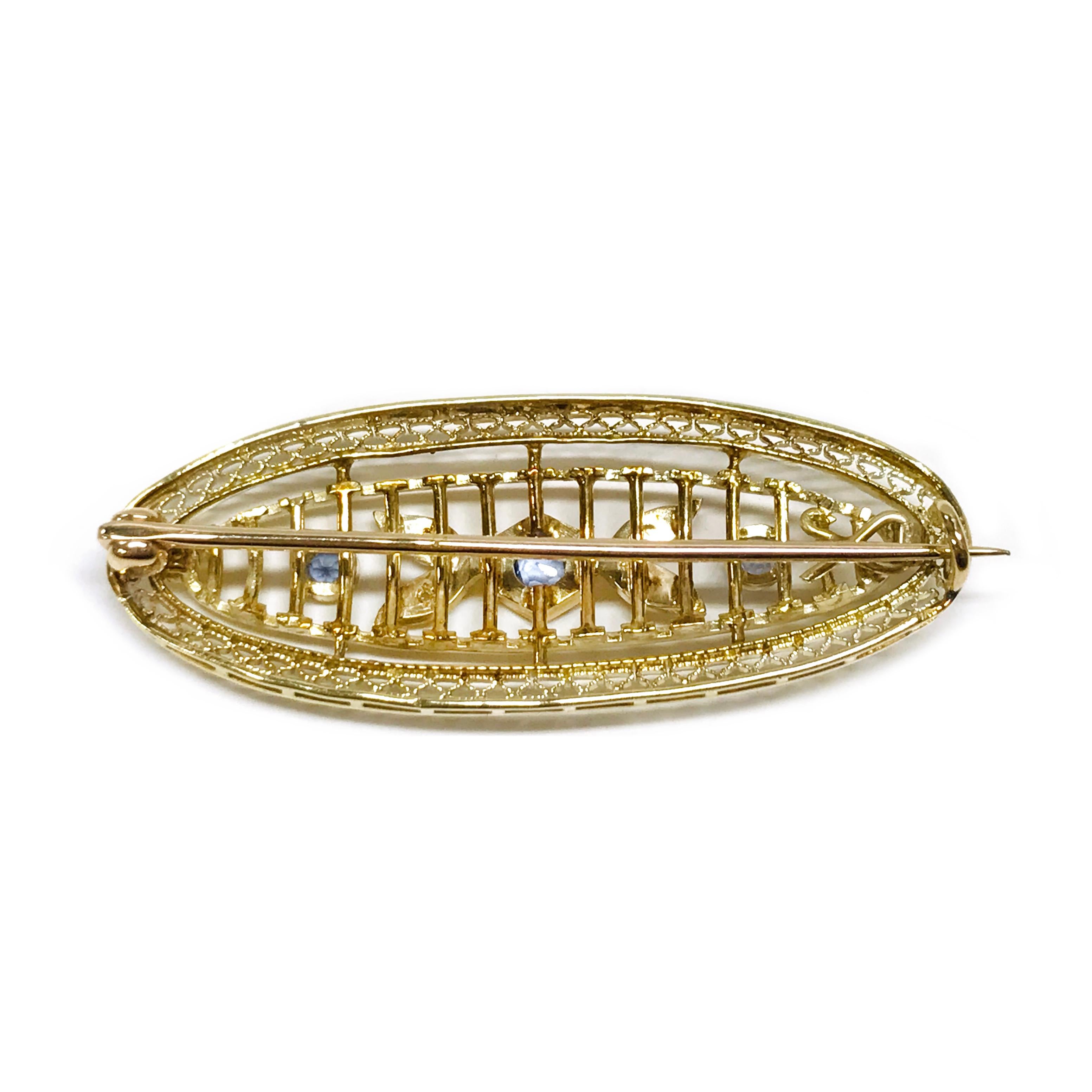 Broche en or 14 carats avec saphir de Ceylan et perles de rocaille Bon état - En vente à Palm Desert, CA