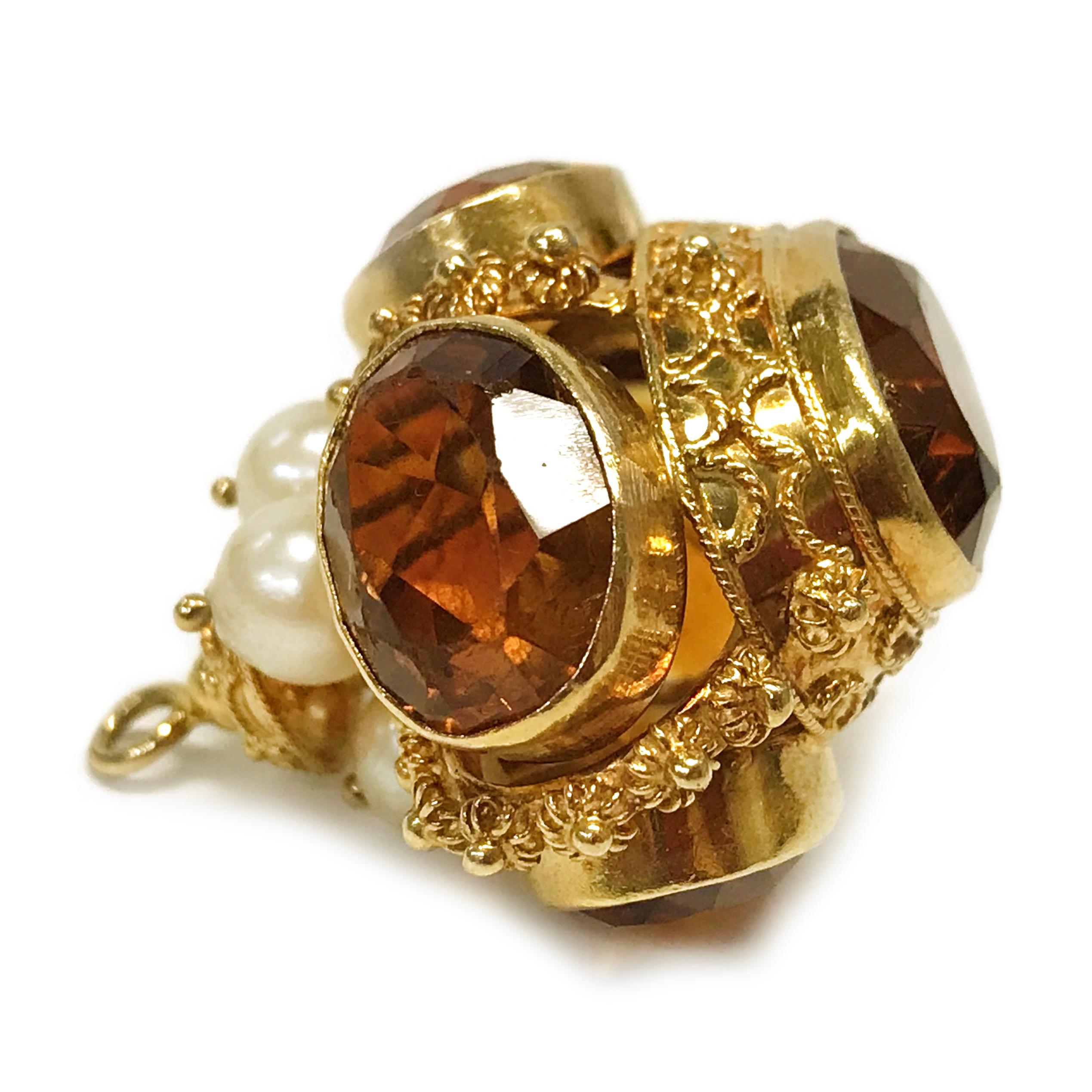 Taglio ovale Ciondolo con corona di perle citrine 14 carati in vendita