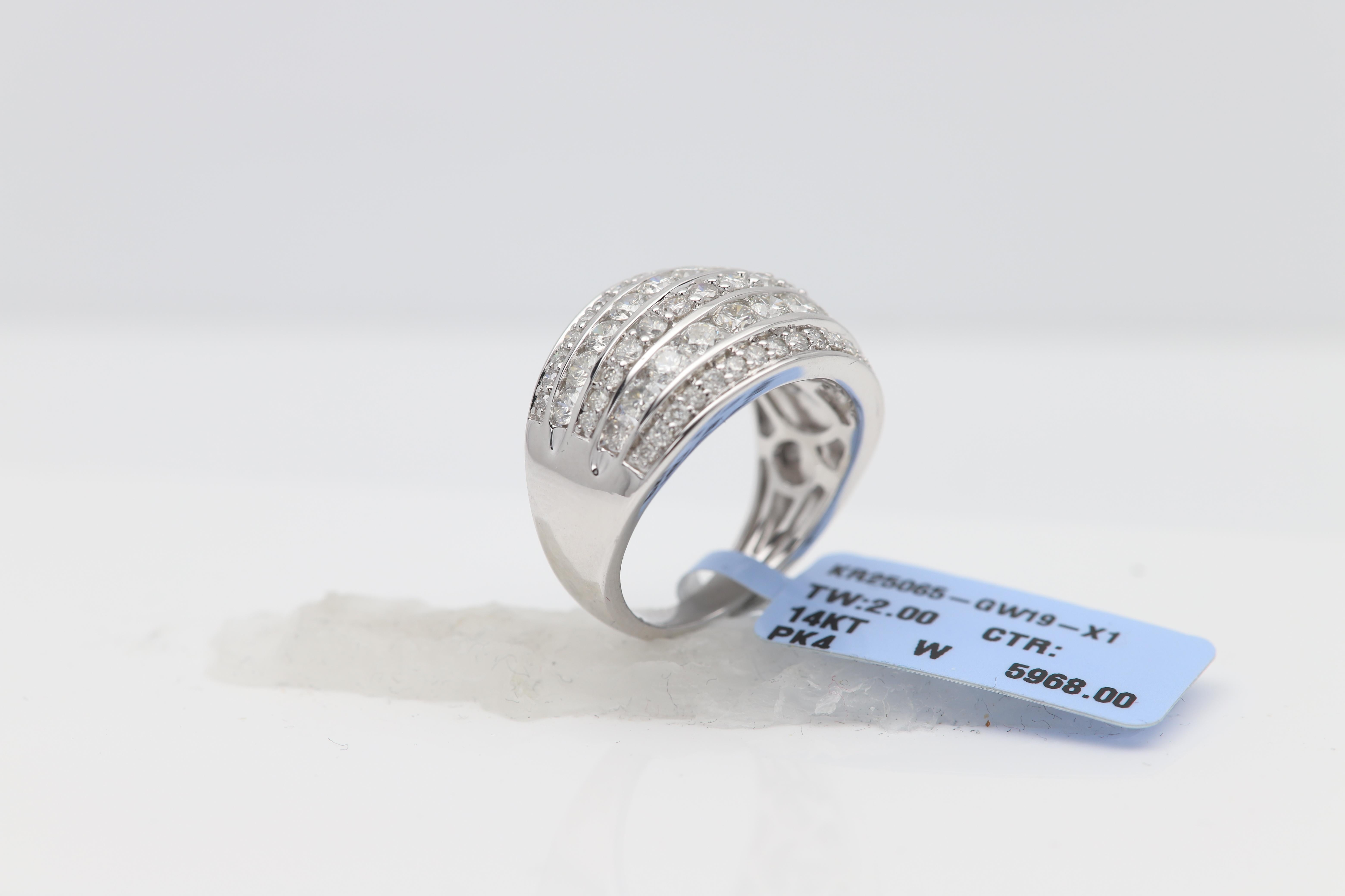 Anillo con banda de diamantes de 14 quilates Aniversario Regalo en venta 5