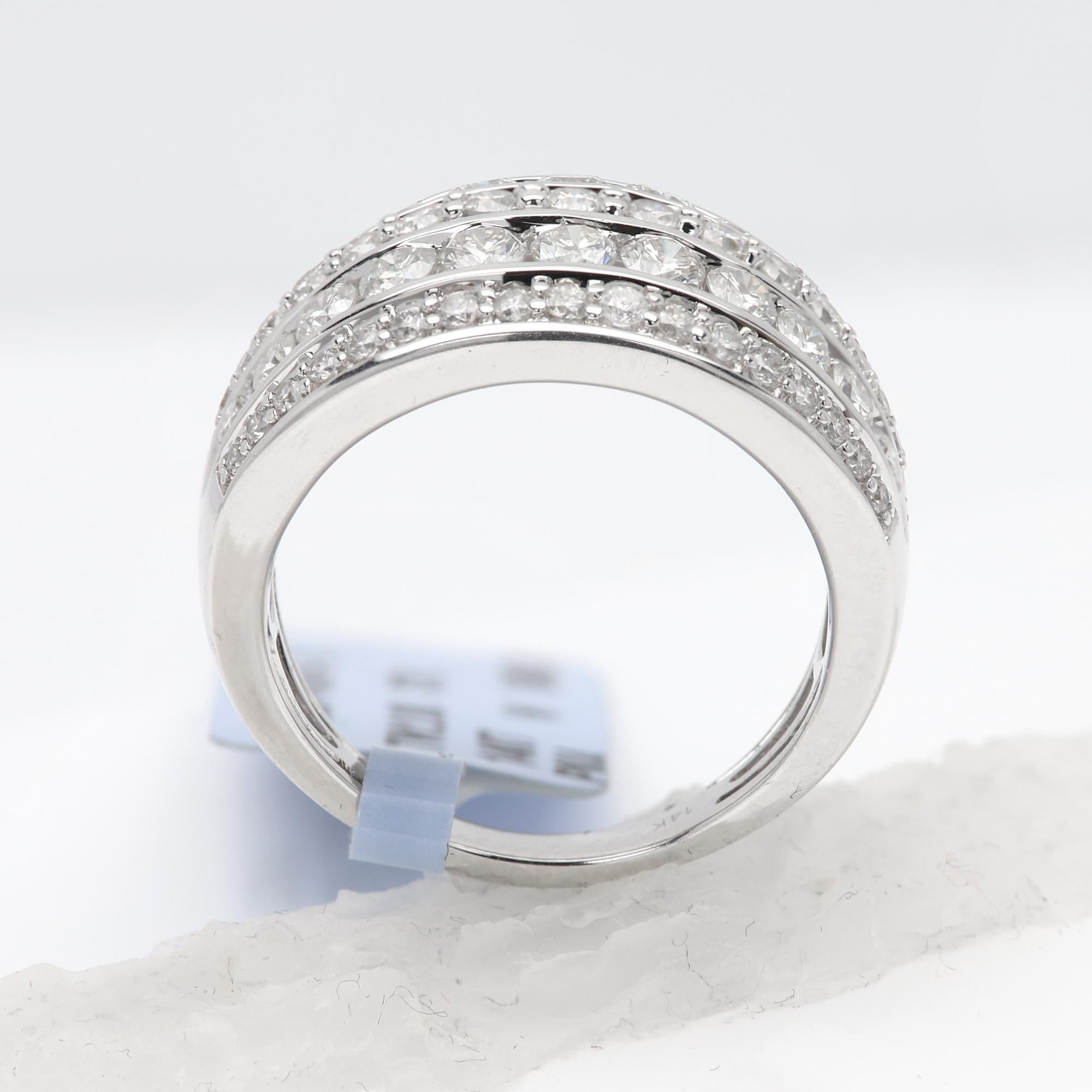 Anillo con banda de diamantes de 14 quilates Aniversario Regalo en venta 6