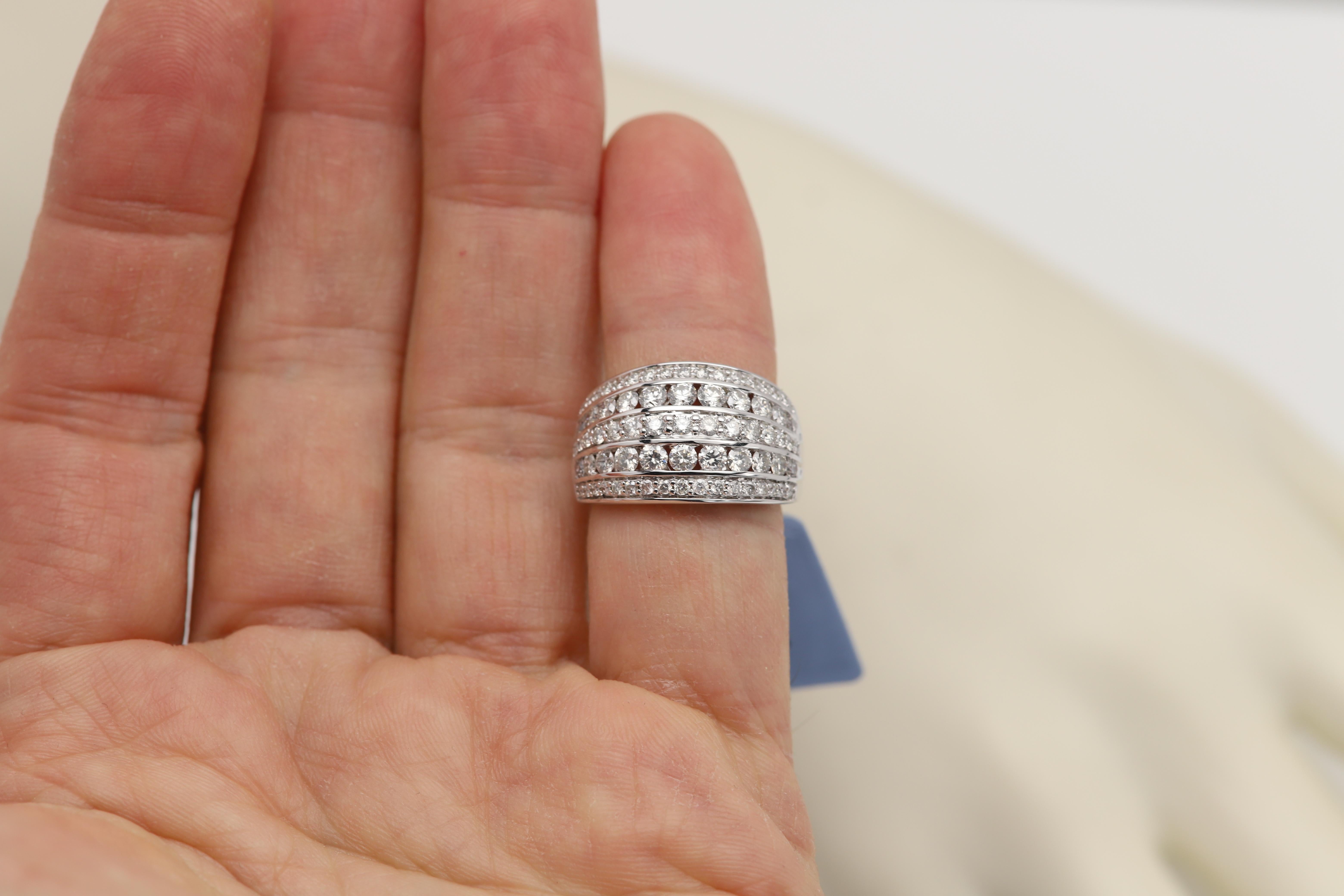 Anillo con banda de diamantes de 14 quilates Aniversario Regalo en venta 2