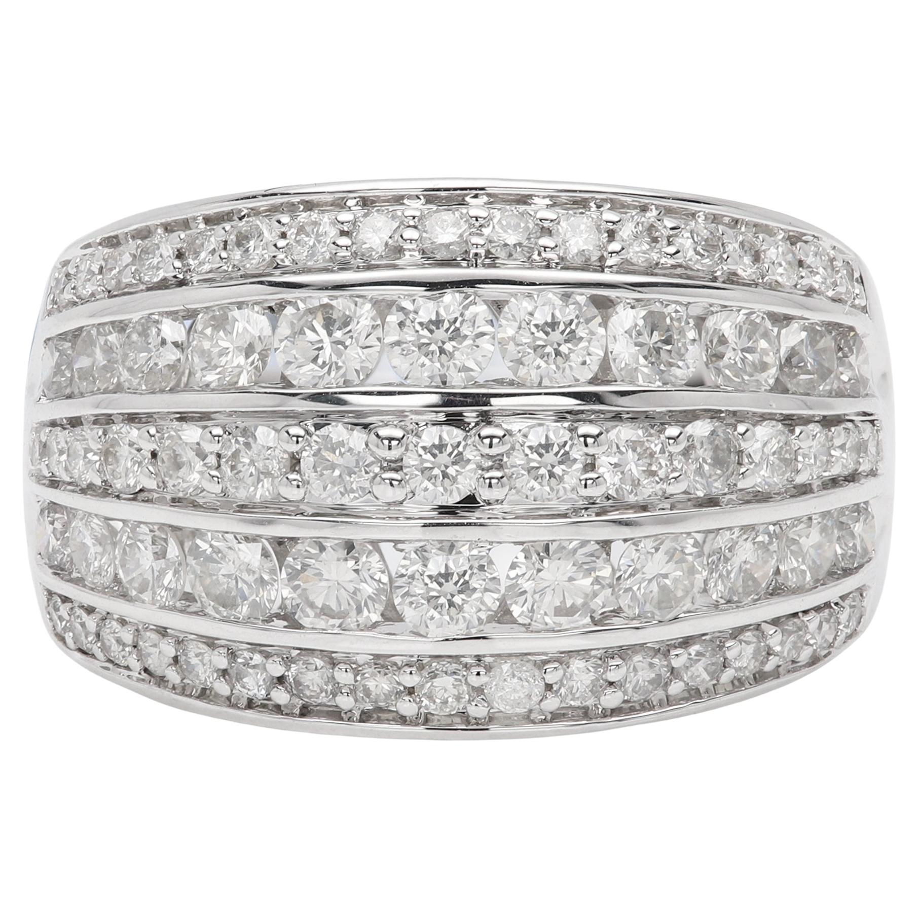 Nuevo
Anillo/Banda ancha de Diamante Natural
estilo ancho
Oro blanco de 14 quilates
Dedo tamaño 7 
Peso: aprox. 7,60 gramos
La anchura de la parte superior es de unos 15 mm
Total Diamantes aprox. 2,0 quilates GH-SI-VS 
+Caja