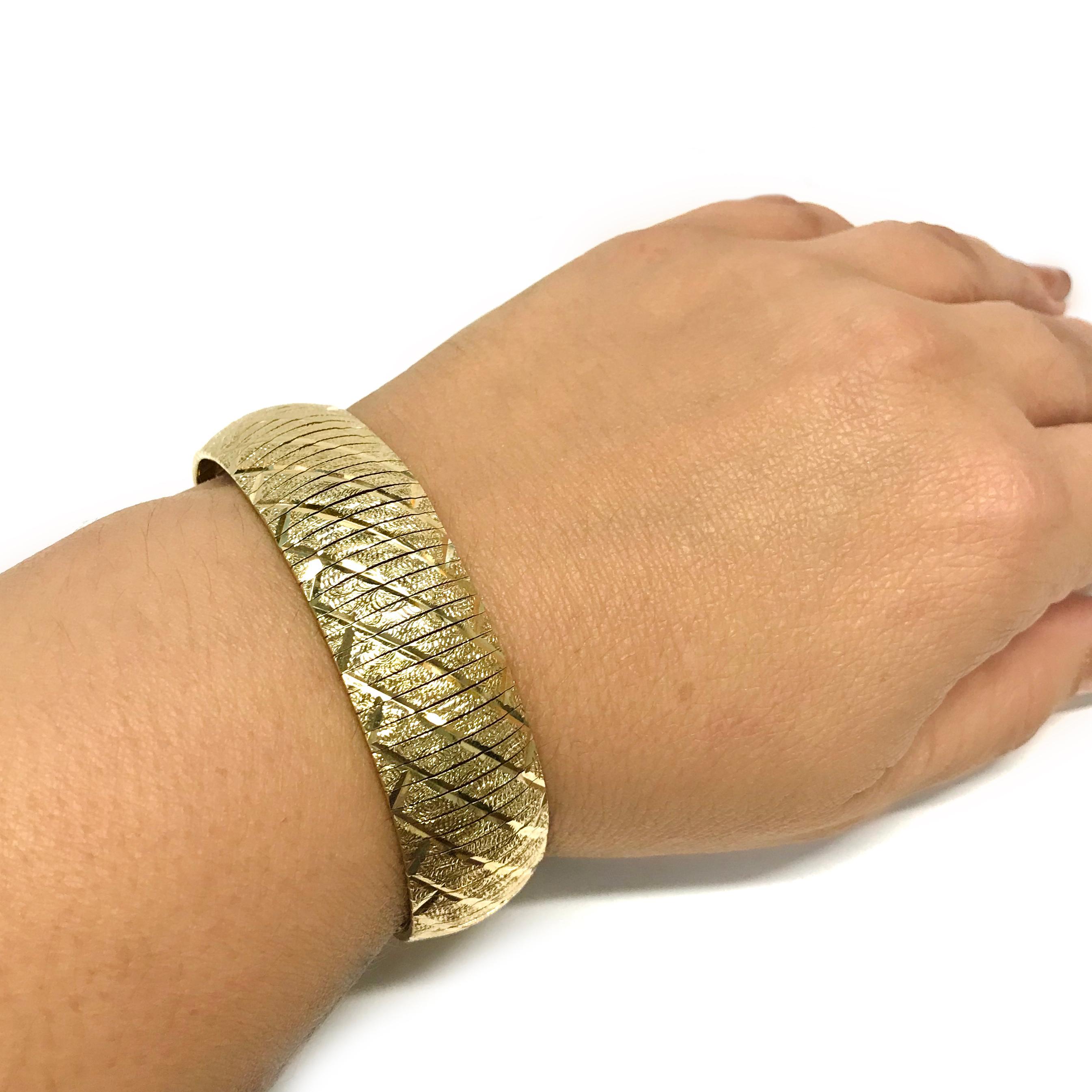 Women's or Men's 14 Karat Diamond-Cut Cubetto Bracelet For Sale