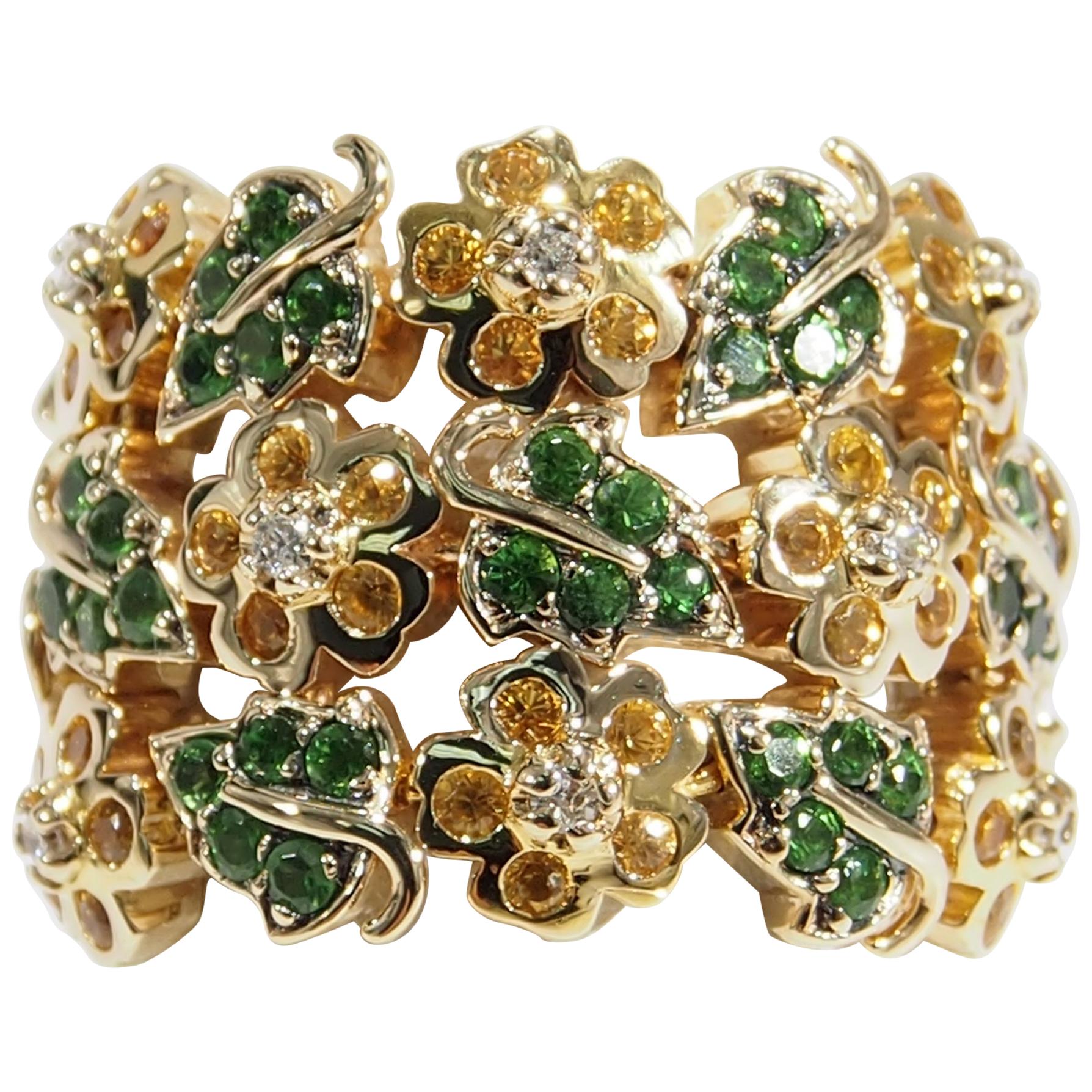 14 Karat Diamond Emerald Ring Motif Flexible Yellow Gold For Sale