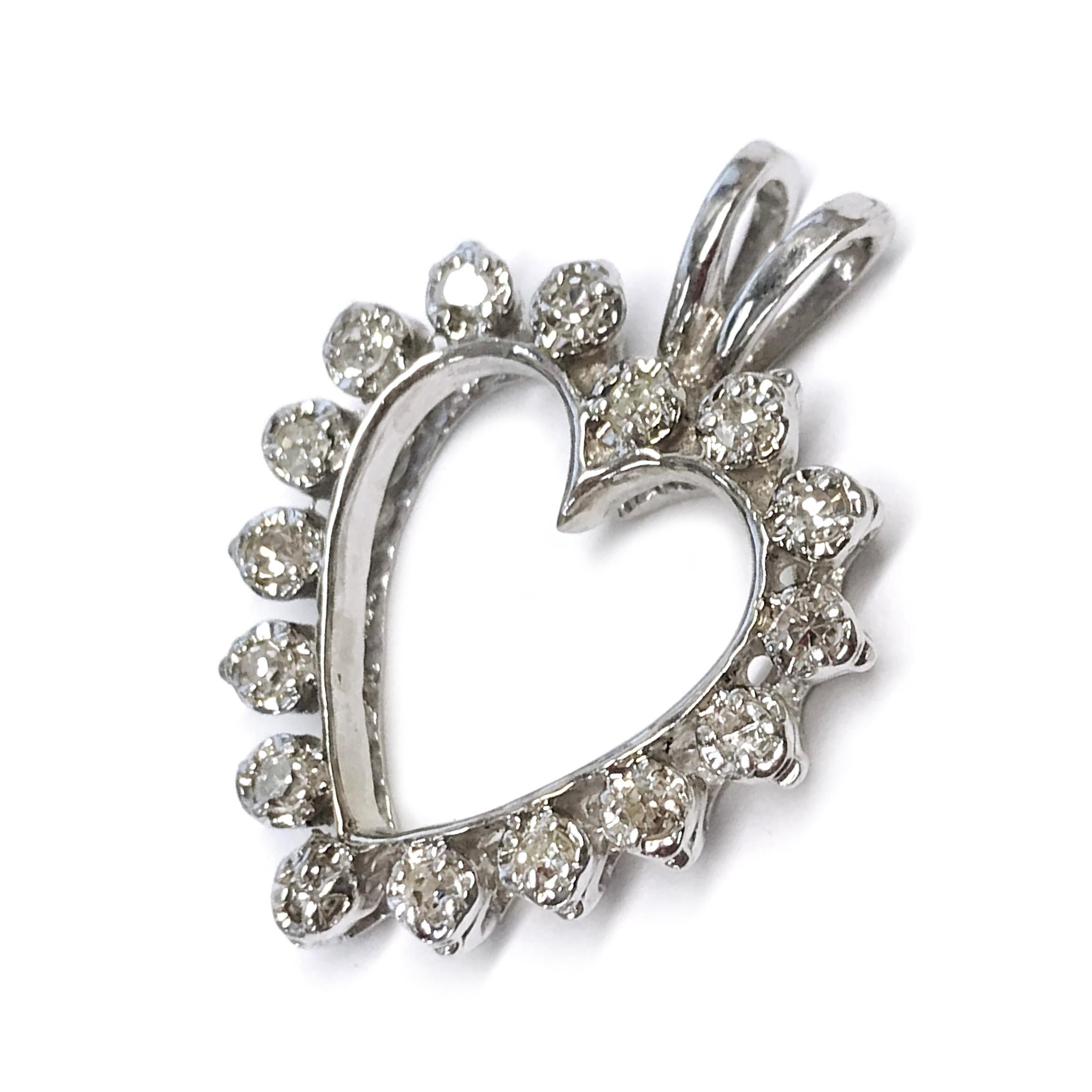 Contemporary 14 Karat Diamond Heart Pendant For Sale