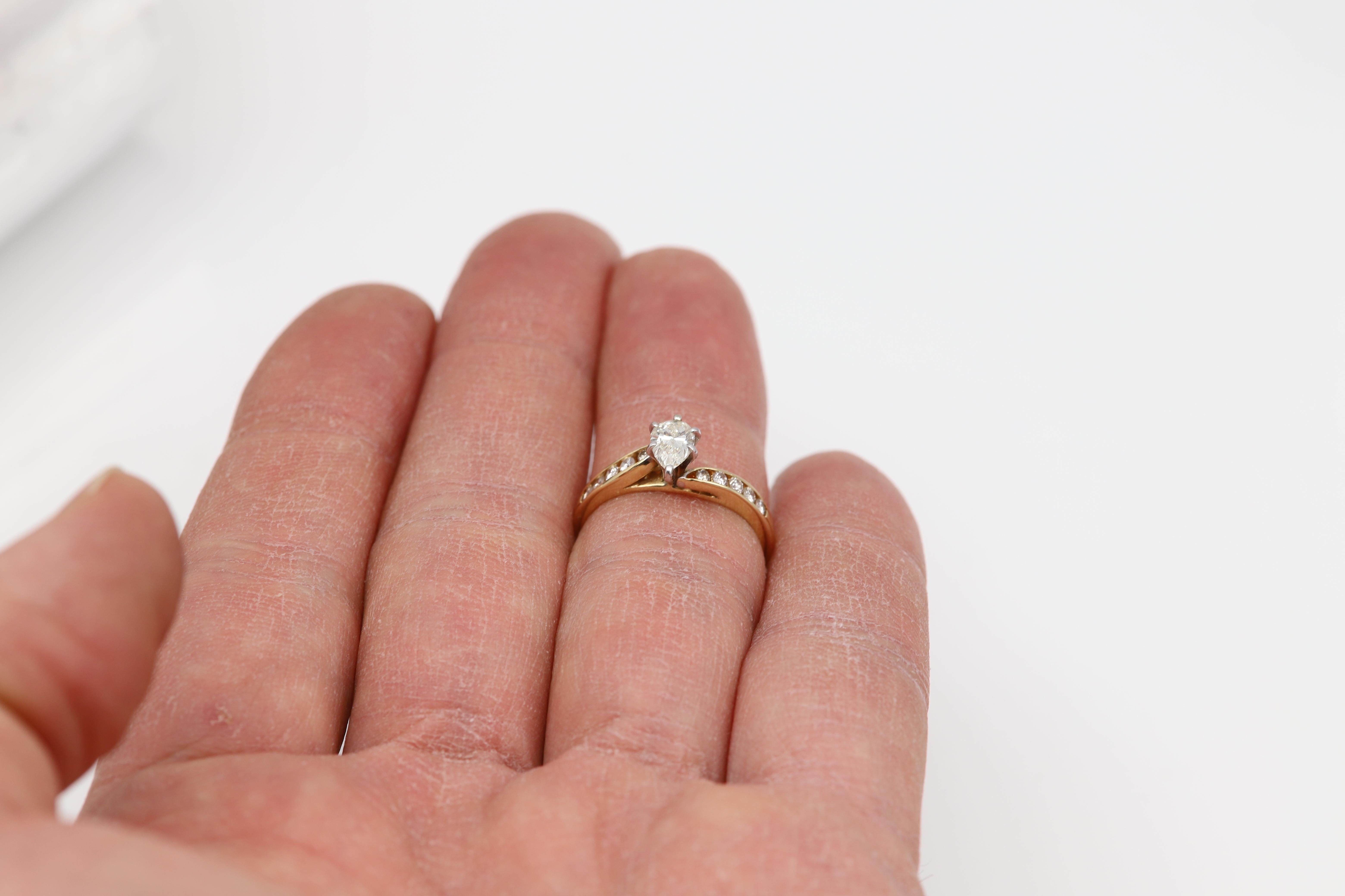 14 Karat Diamond Ring Pear shape Natural Diamond Vintage diamond engagement ring In Good Condition For Sale In Brooklyn, NY
