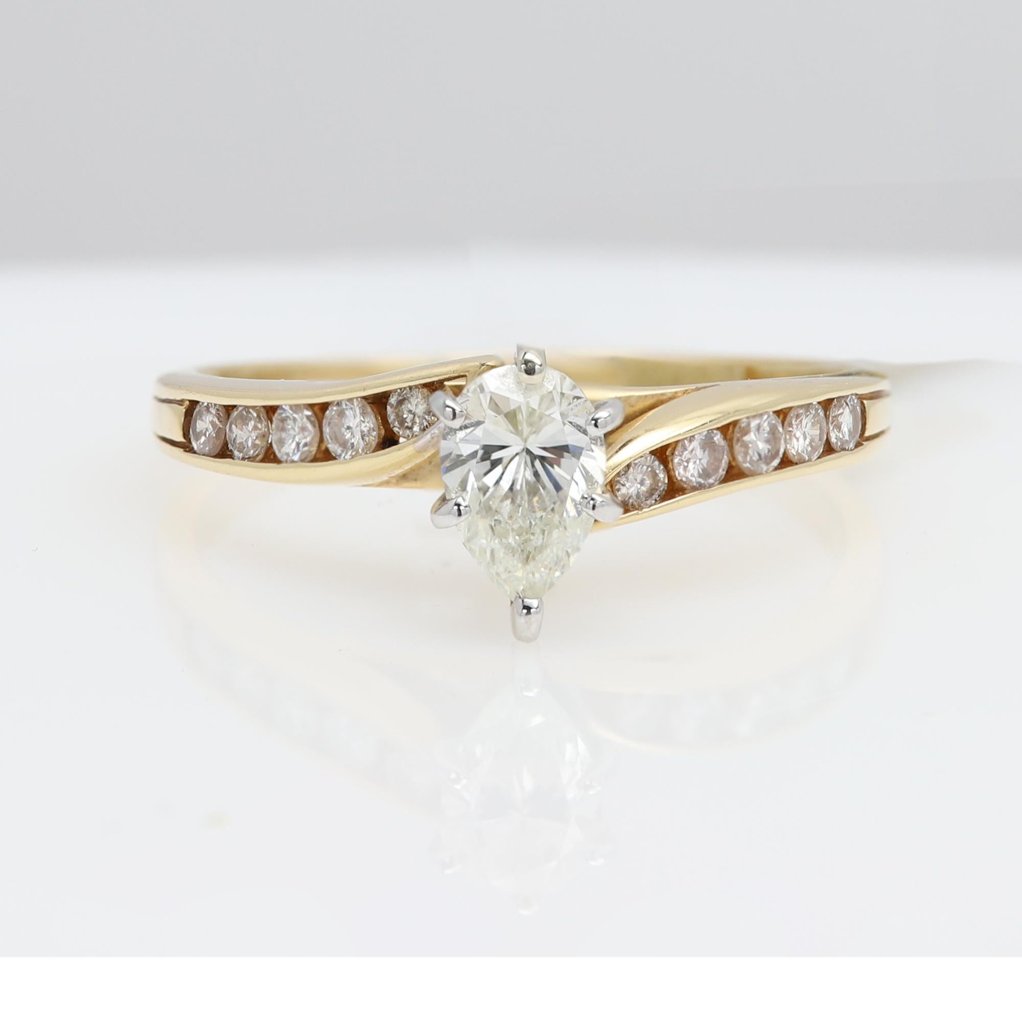 Women's 14 Karat Diamond Ring Pear shape Natural Diamond Vintage diamond engagement ring For Sale
