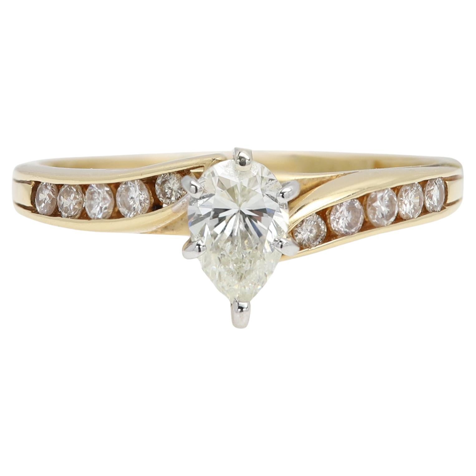 14 Karat Diamond Ring Pear shape Natural Diamond Vintage diamond engagement ring For Sale