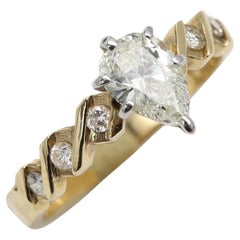 14 Karat Diamond Ring Pear shape Natural Diamond Vintage diamond engagement ring