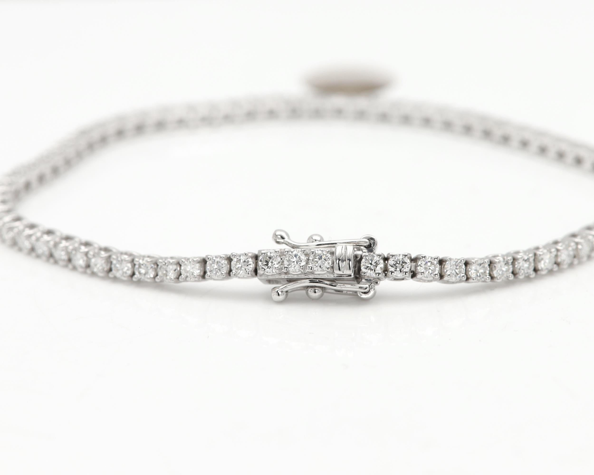 14 Karat Diamond Tennis Bracelet Natural Diamonds White Gold 2.0ct G-I1 For Sale 2
