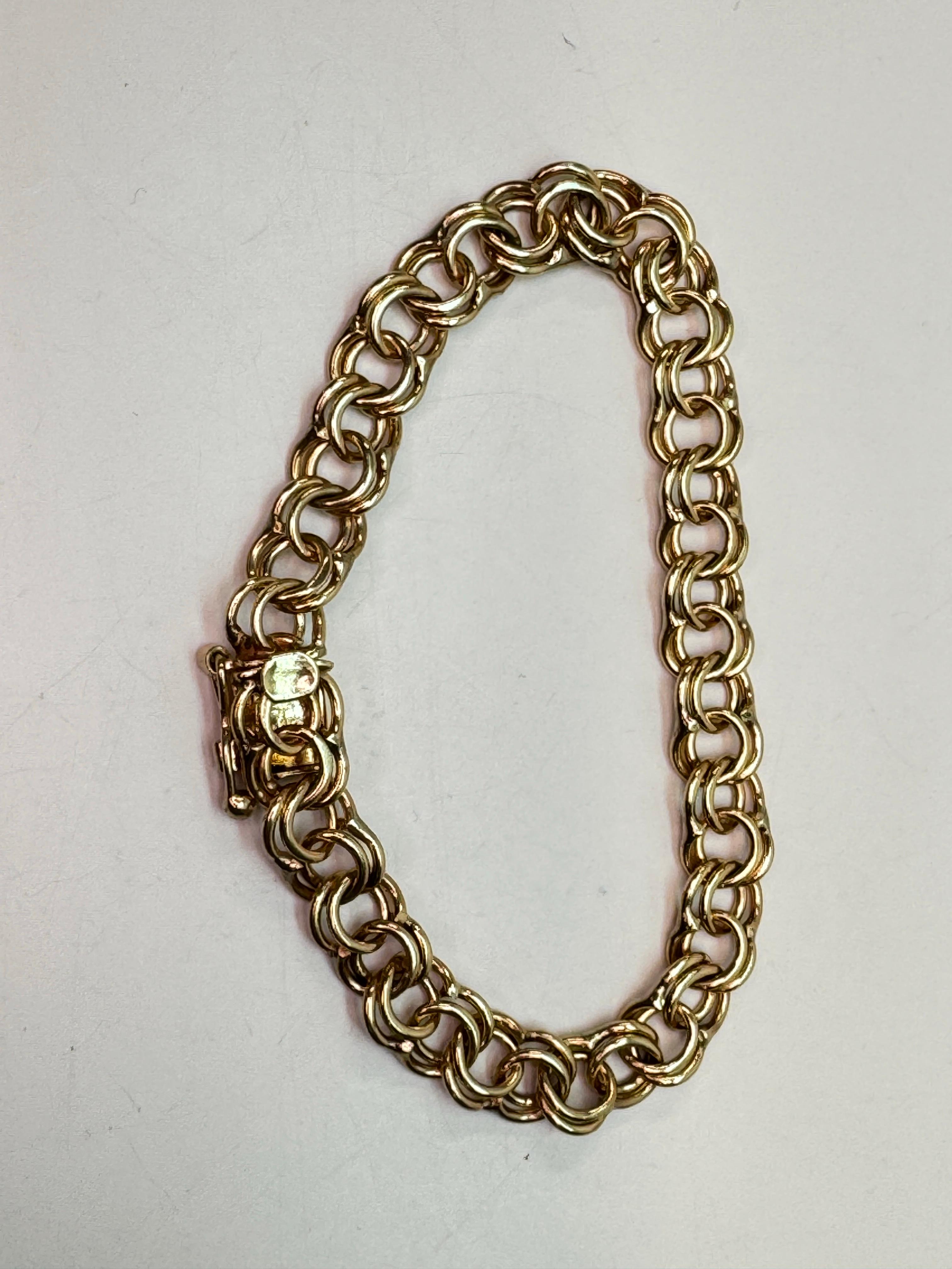 14 Karat Double Link Charm Bracelet For Sale 1