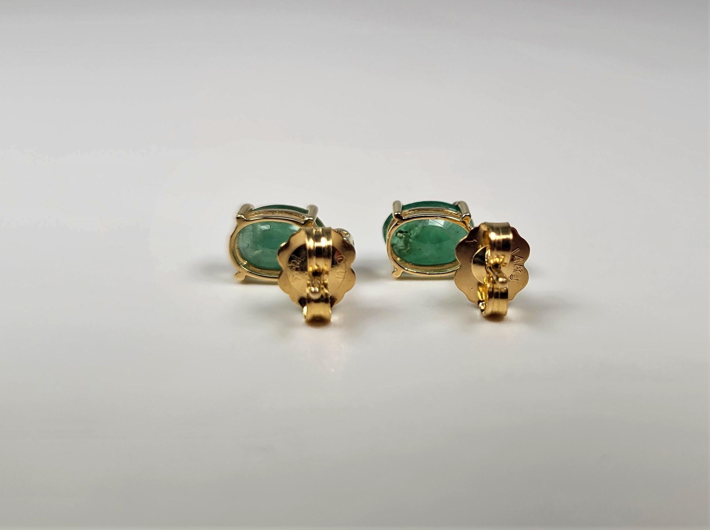 Boucles d'oreilles en émeraude 14 carats et diamants Unisexe en vente