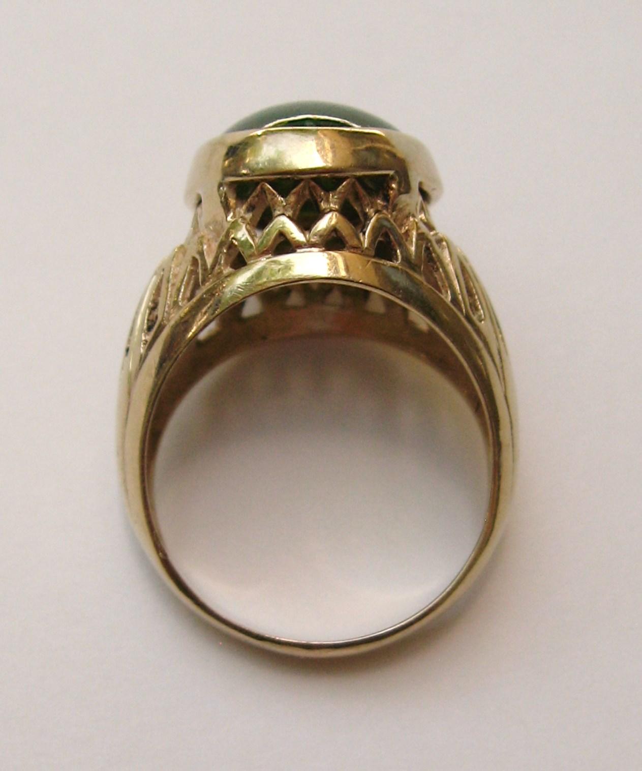 14 Karat Gold 11 Carat Jade Mid Century Ring Karbra 62 For Sale 2