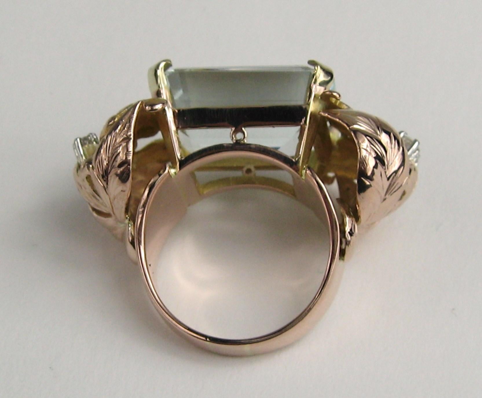 14 Karat Gold 13.75 Carat Emerald Cut Aquamarine Diamond Cocktail Ring For Sale 6