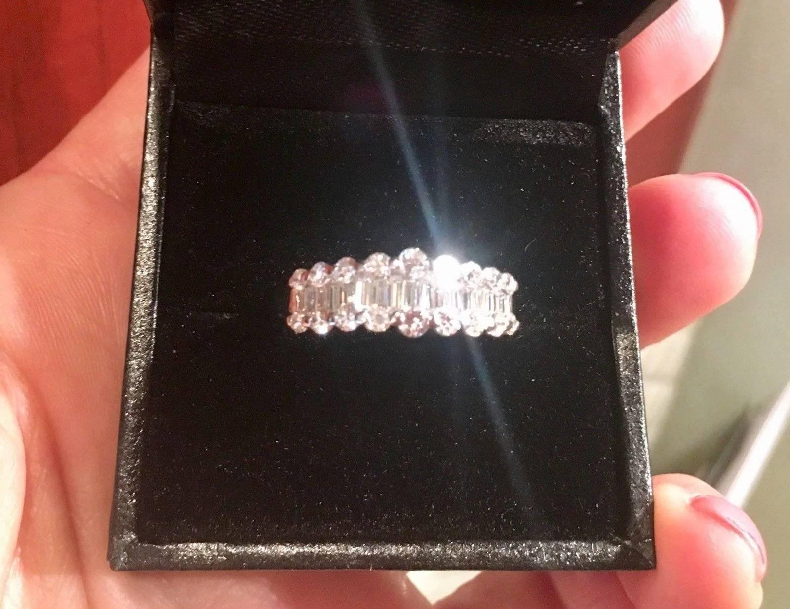 14 Karat Gold 1.50 Carats VS G/H Baguette Diamond Anniversary Ring Wedding Band  1