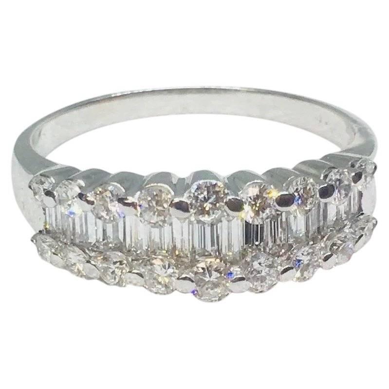 14 Karat Gold 1.50 Carats VS G/H Baguette Diamond Anniversary Ring Wedding Band 