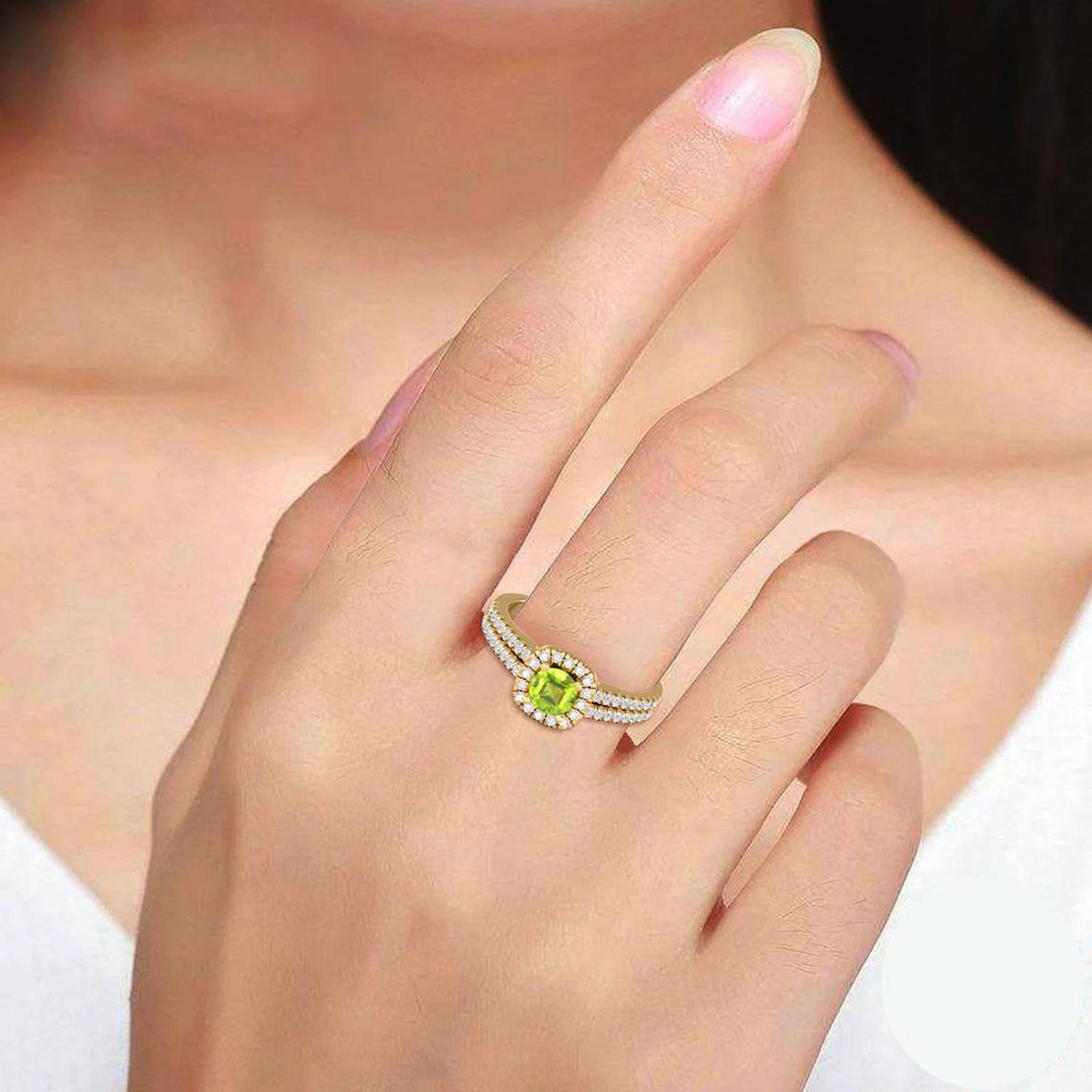 14 Karat Gold 5 MM Grüner Peridot Ring / Runder Diamantring / Solitär-Ring im Angebot 1