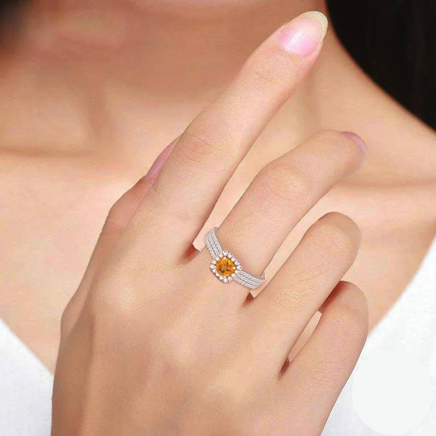 Bague solitaire en or 14 carats avec citrine jaune et diamants pour elle Pour femmes en vente