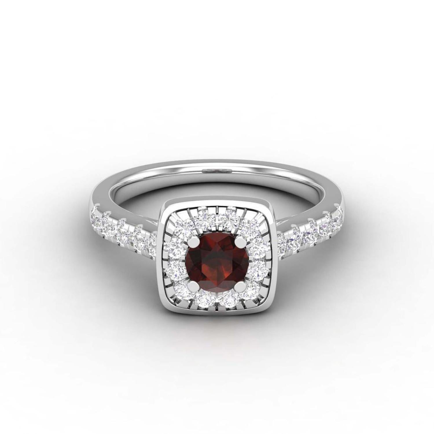 14 Karat Gold 5MM Round Garnet Ring / 2 MM Round Diamond Ring / Solitaire Ring In New Condition For Sale In Jaipur, RJ