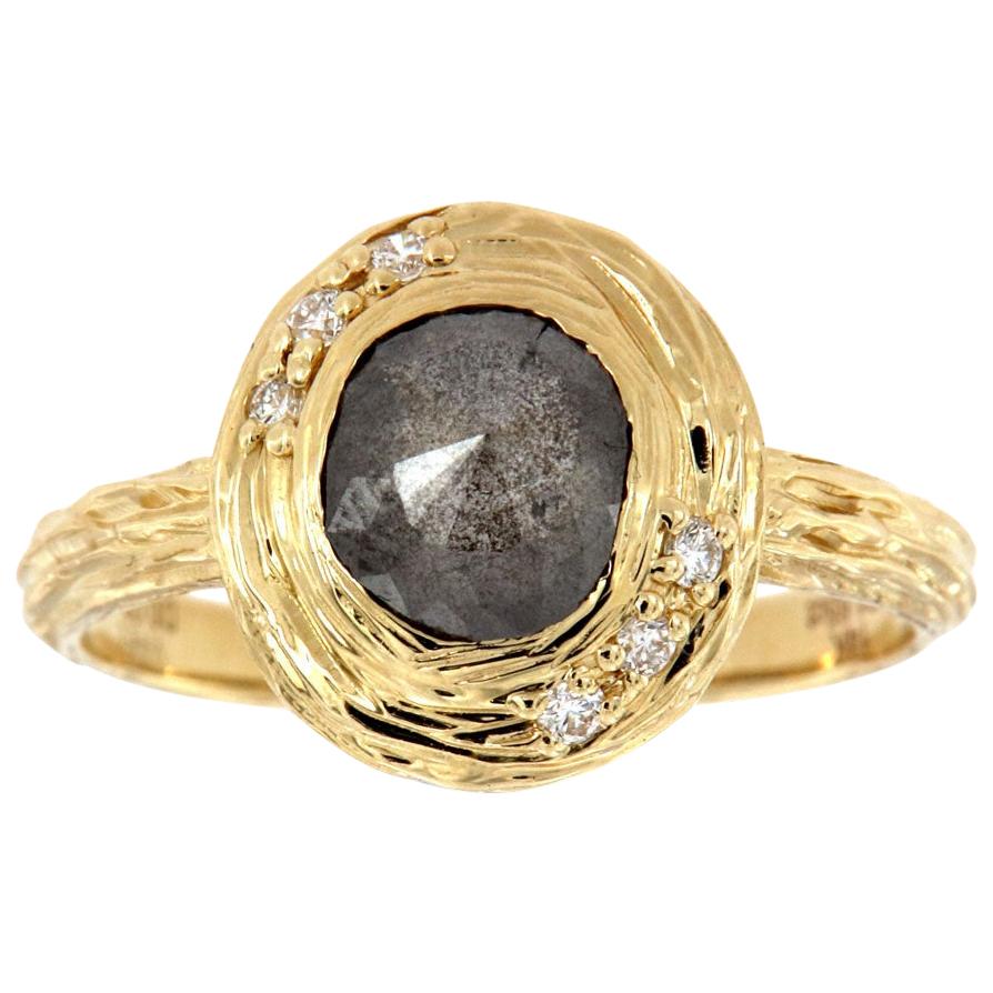 Organischer Ring aus 14 Karat Gold mit Alpinia-Salz- und Pfefferdiamanten 'Mitte 1,65 Karat