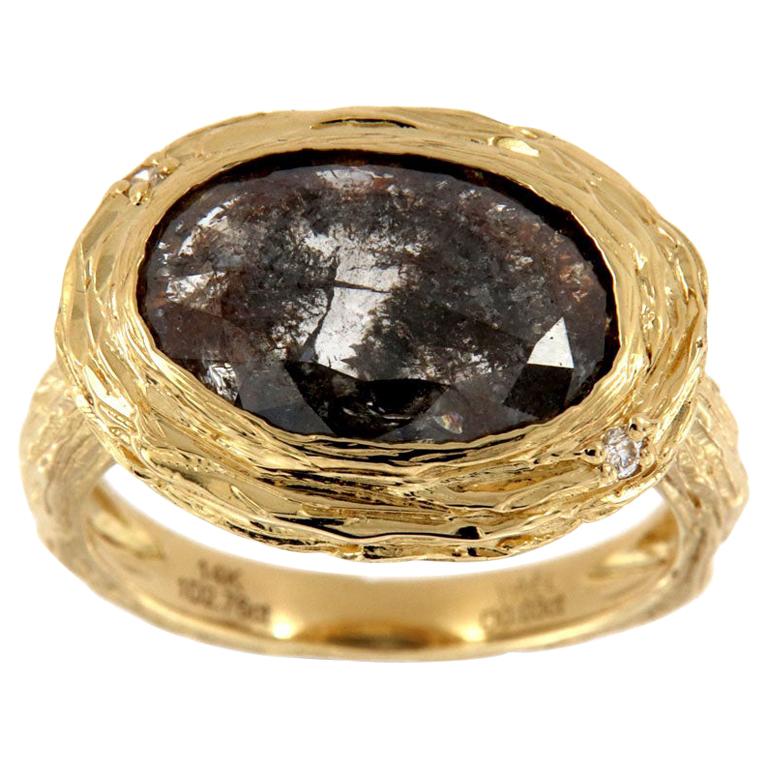 Alpiner Salz- und Pfeffer-Diamant-Ring aus 14 Karat Gold mit 2,76 Karat in der Mitte