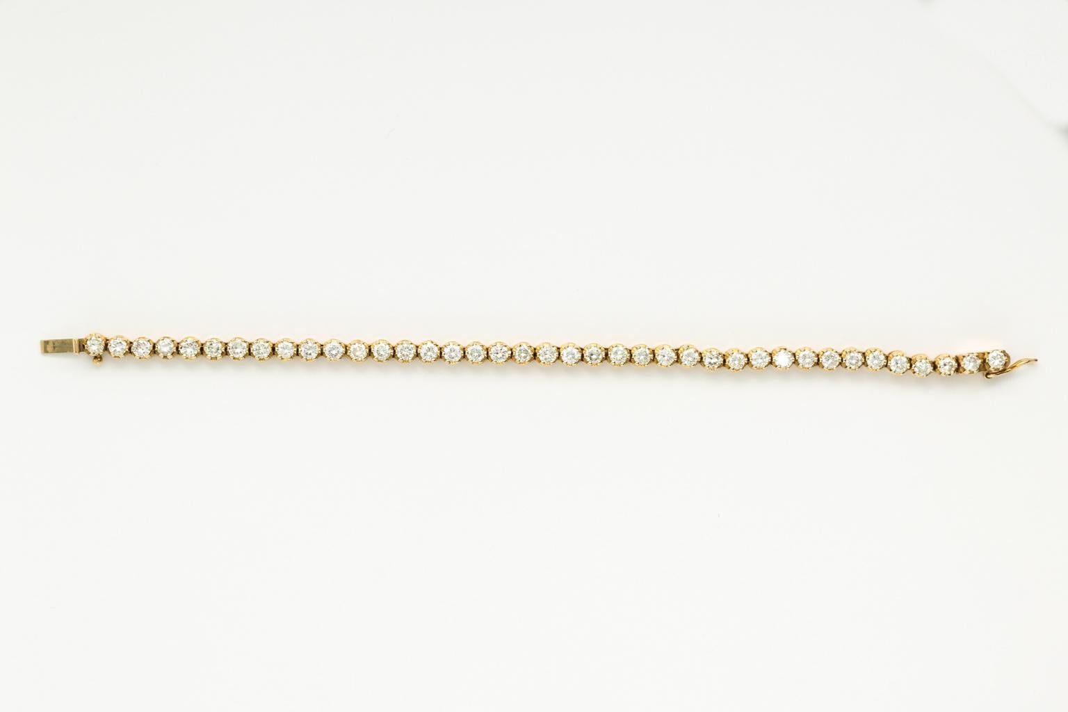 14 Karat Gold and Diamond Line Bracelet In Good Condition In St.amford, CT