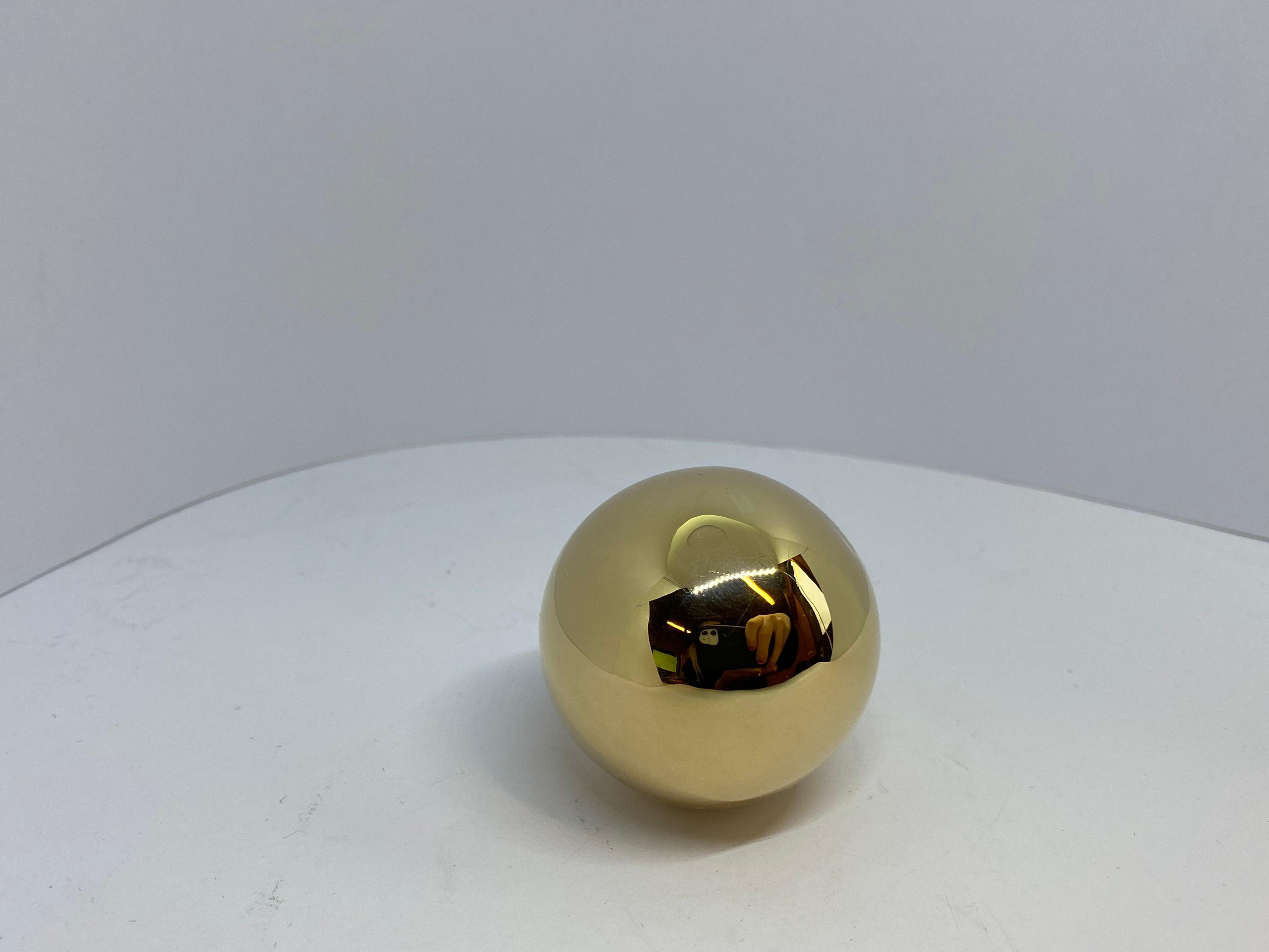 14 Karat Gold Ball, Magic Ball Caviar Decorations In Good Condition For Sale In Orimattila, FI