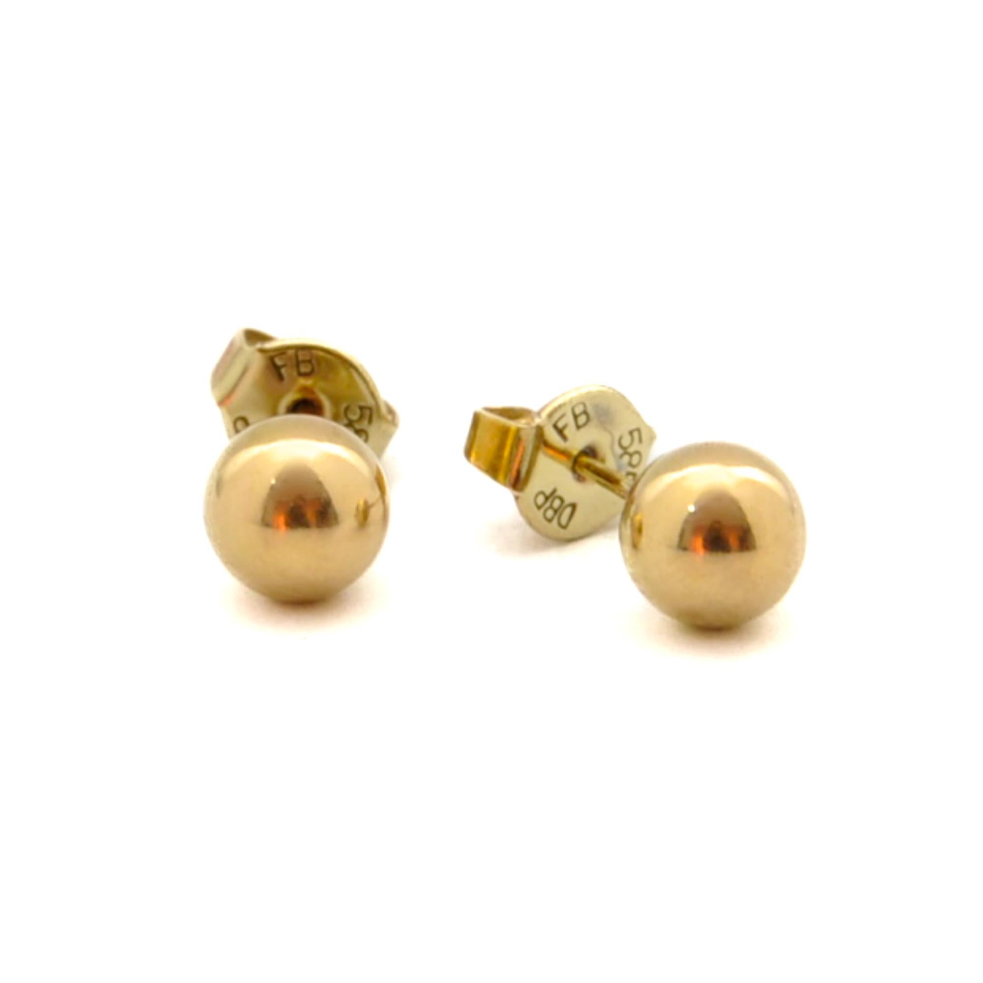 Vintage 14 Karat Gold Sphere Ball Stud Earrings In Good Condition For Sale In Rotterdam, NL
