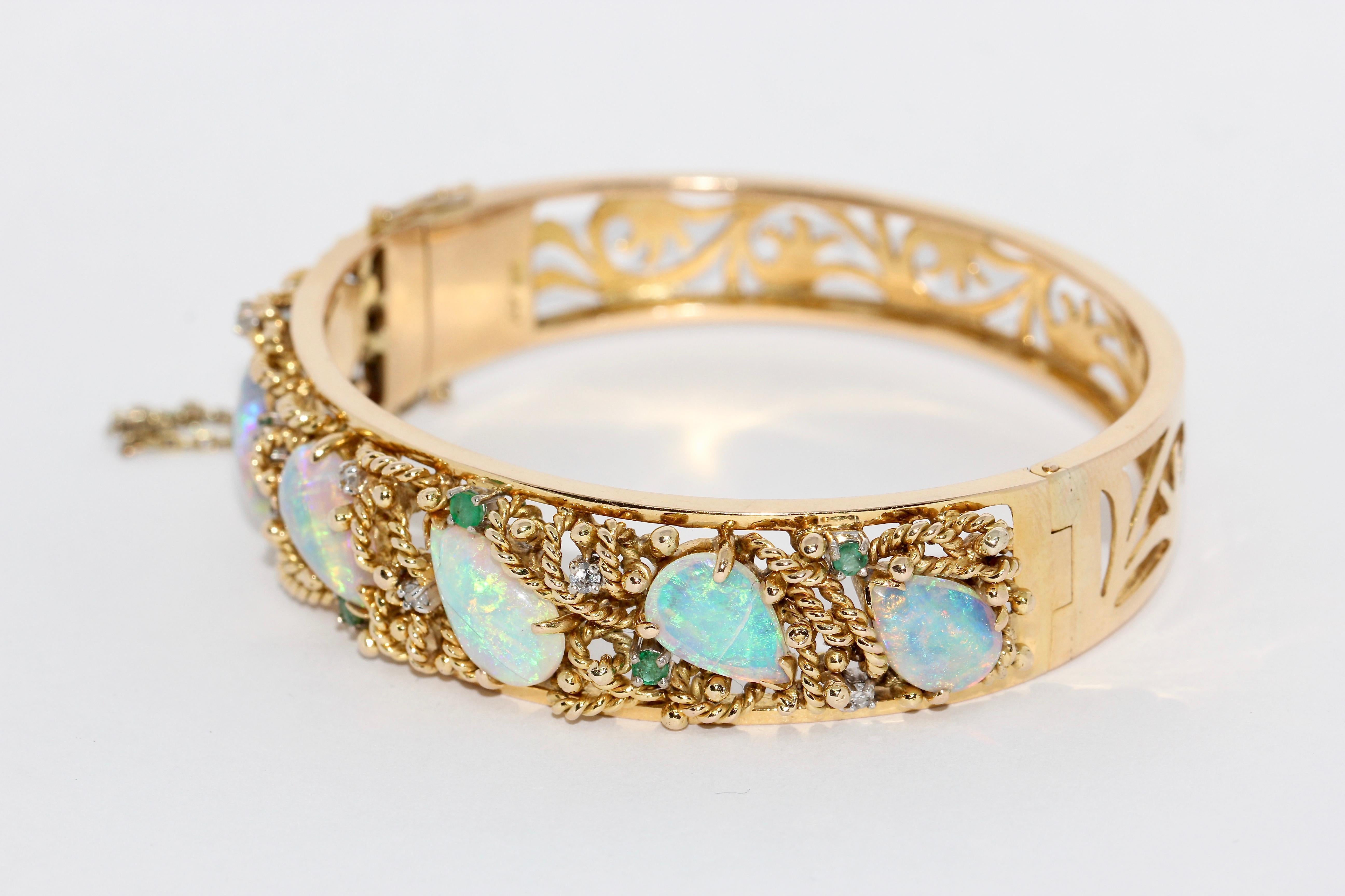 14 Karat Gold Bangle, Bracelet, with Opals, Diamonds and Emeralds In Good Condition In Berlin, DE