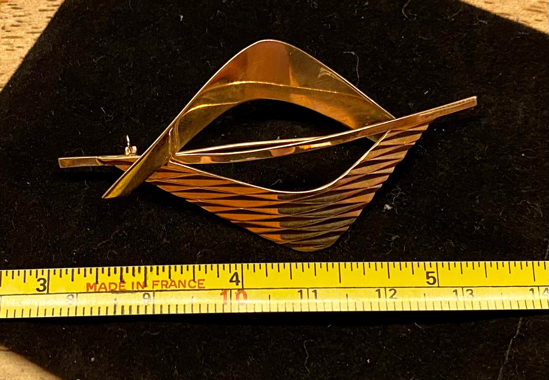 14 Karat Gold Brooch Auran Kultaseppä Turku, Finland, 1969
Rare Finland big brooch.
Modern year 1969.
585 Gold.
