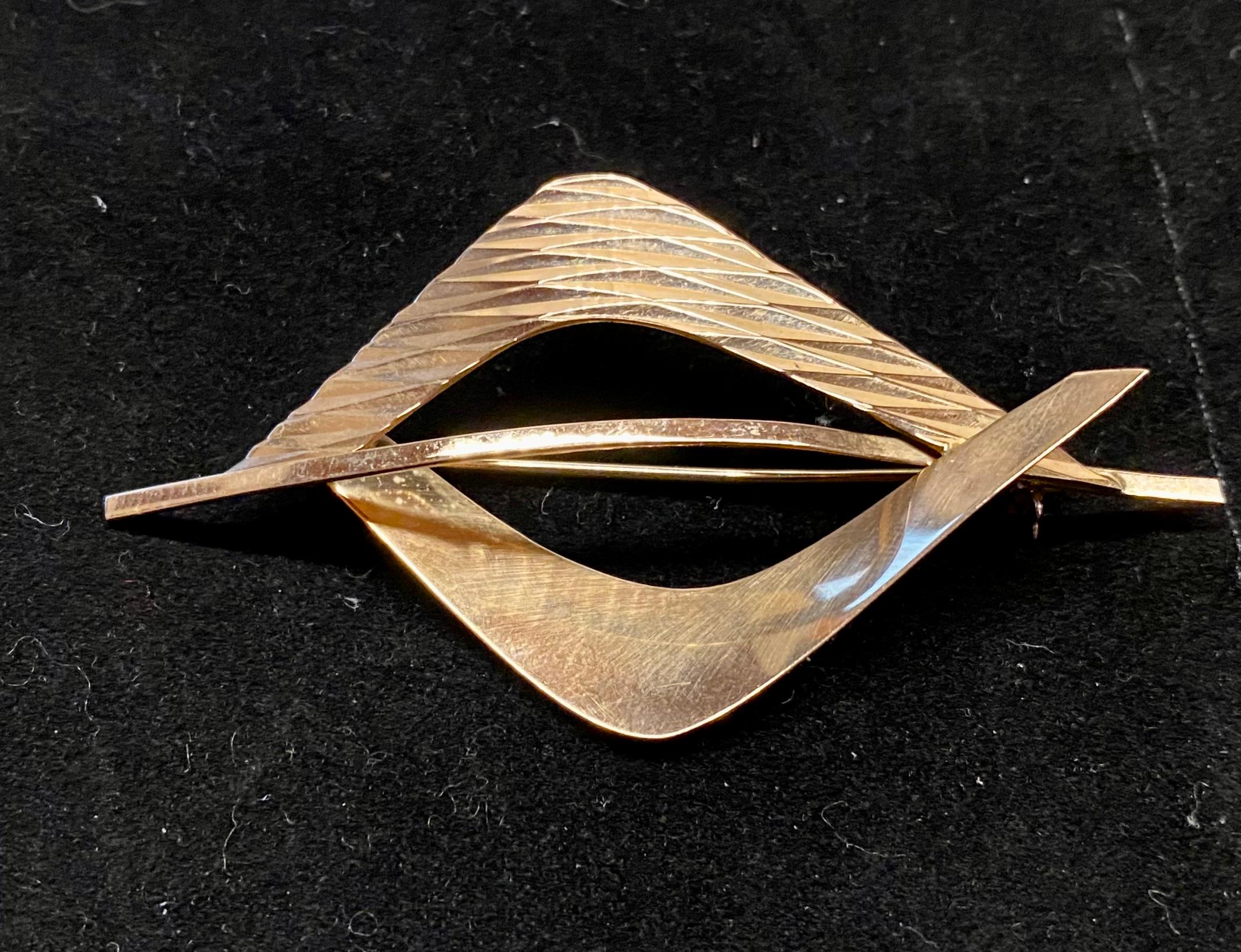 14 Karat Gold Brooch Auran Kultaseppä Turku, Finland, 1969 In Good Condition For Sale In Orimattila, FI