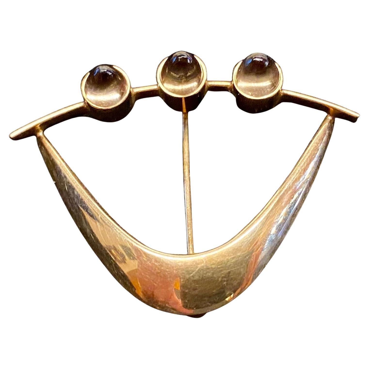 14 Karat Gold Brooch by Elis Kauppi for Kupittaan Kulta, Finland, 1958 For Sale