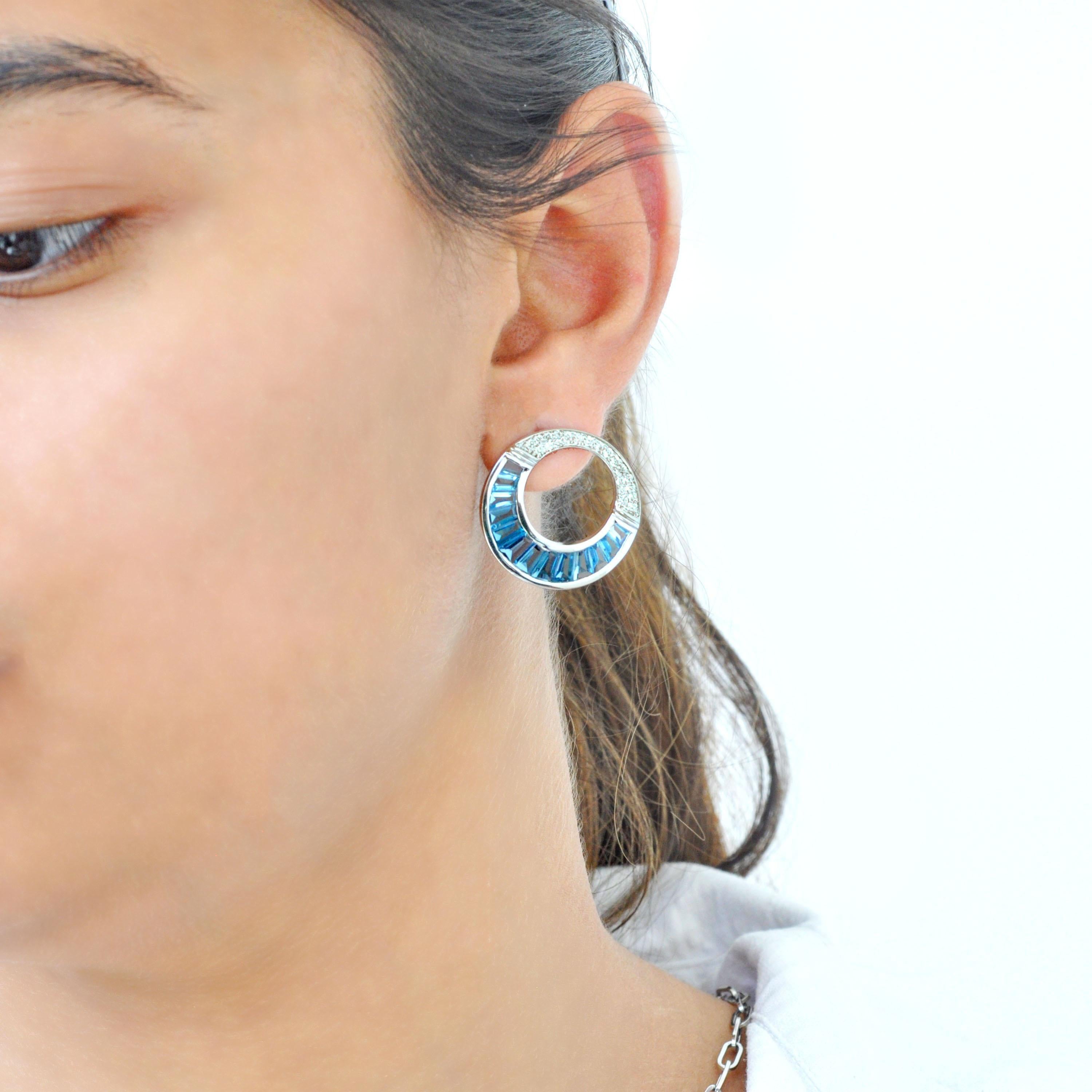 14 Karat Gold Calibre Cut Blue Topaz Baguette Diamond Circular Stud Earrings im Angebot 5