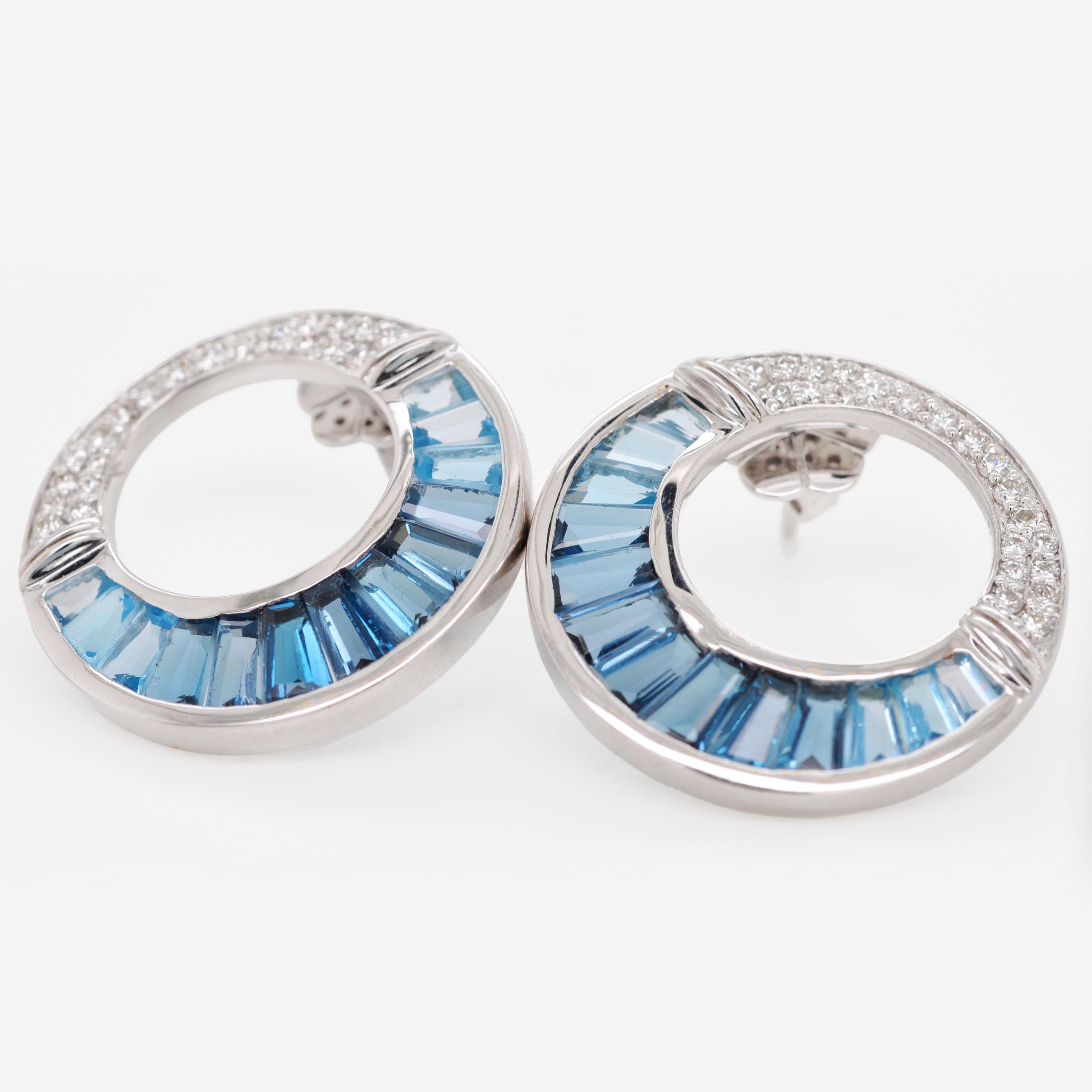 14 Karat Gold Calibre Cut Blue Topaz Baguette Diamond Circular Stud Earrings im Angebot 3