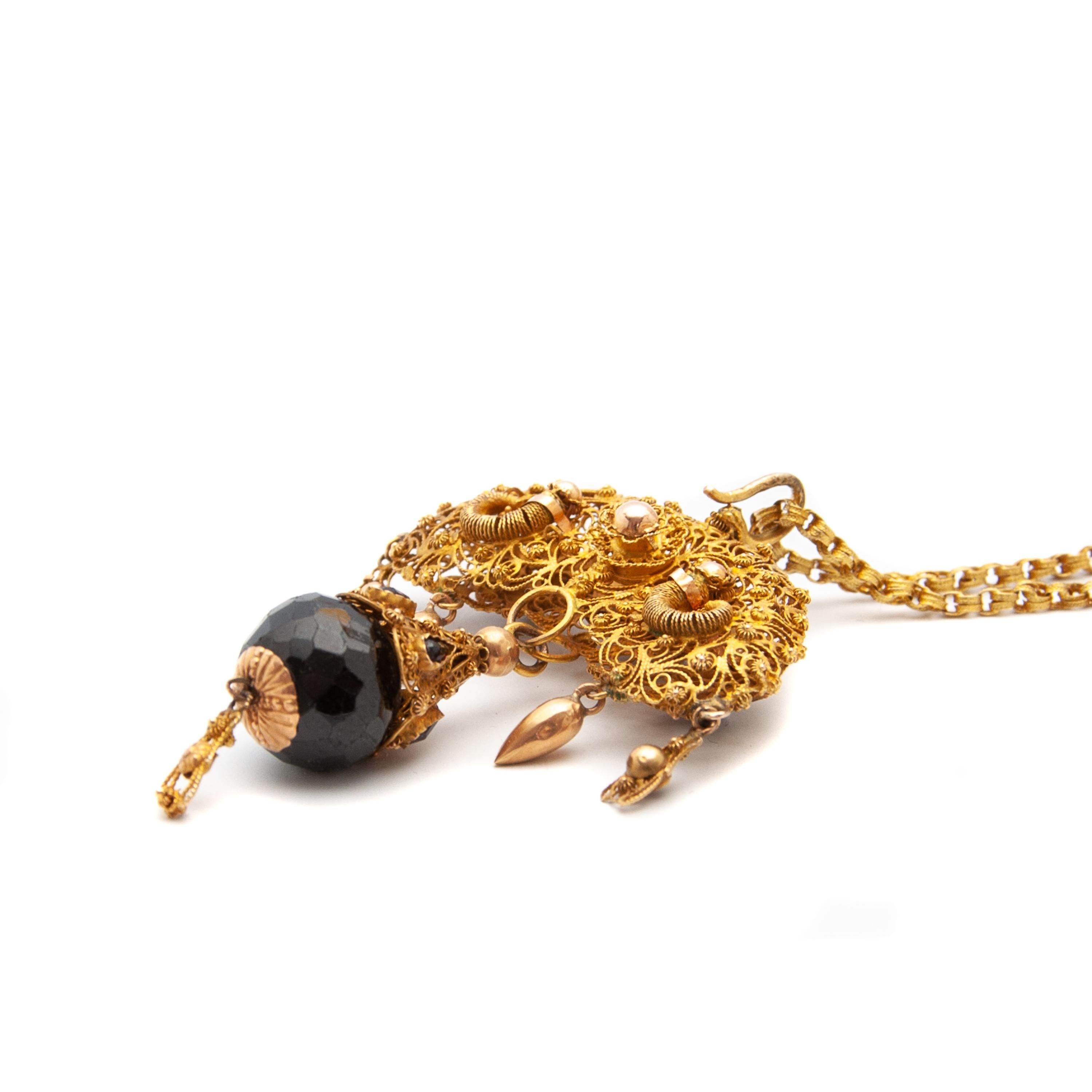 Antique 1890's 14K Gold Filigree Garnet Pendant Necklace For Sale 1