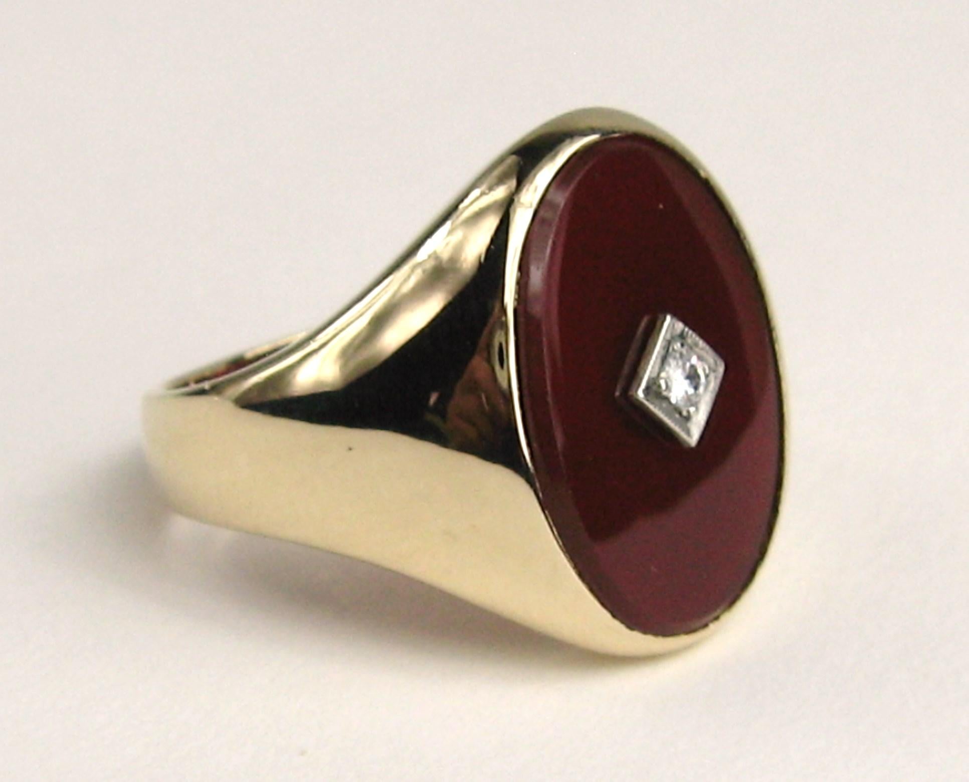 14 Karat Gold Carnelian Signet Ring Diamond Center Midcentury Unisex For Sale 1