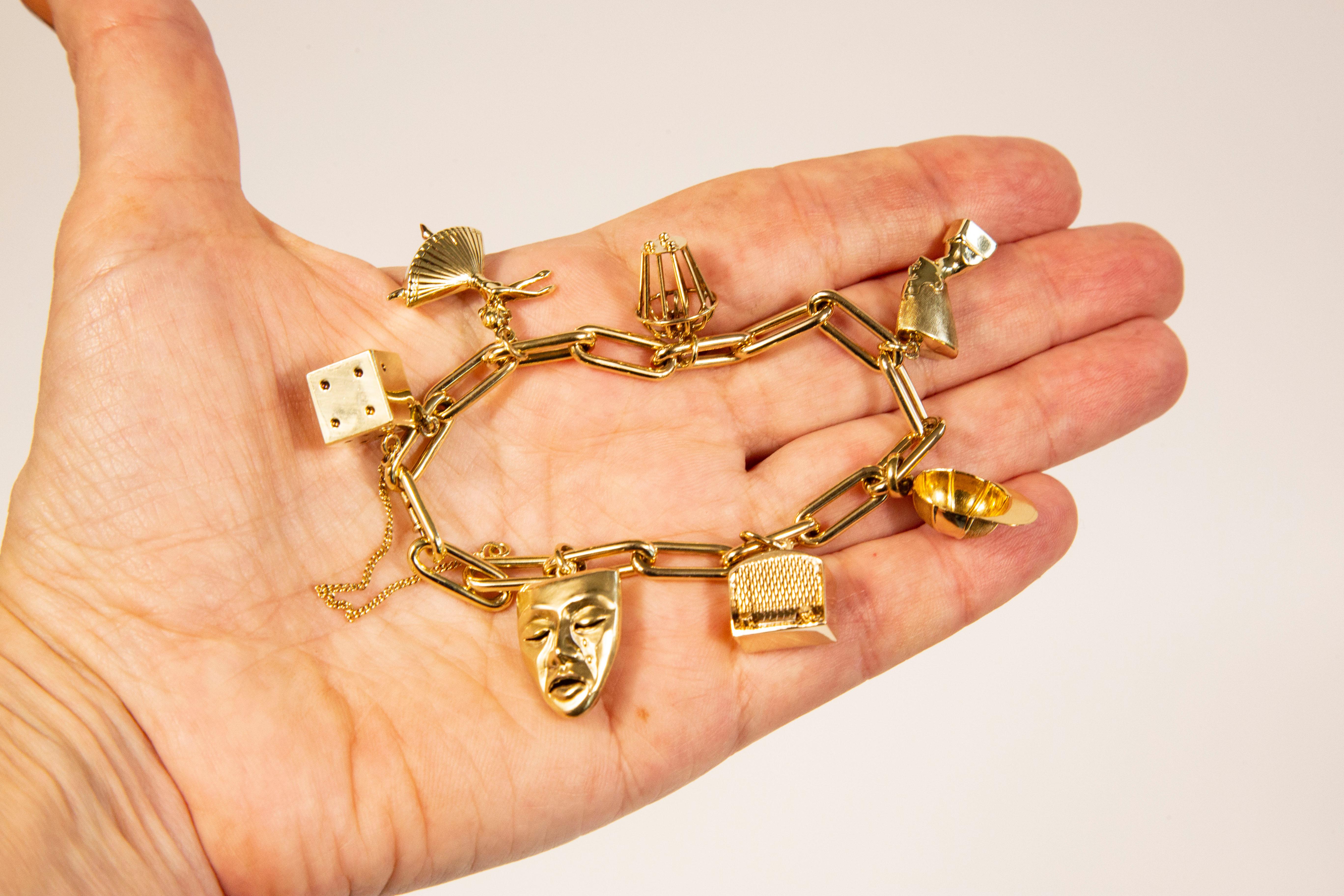 14 Karat Gold Charm Armband Spätes 20. Jahrhundert im Angebot 11