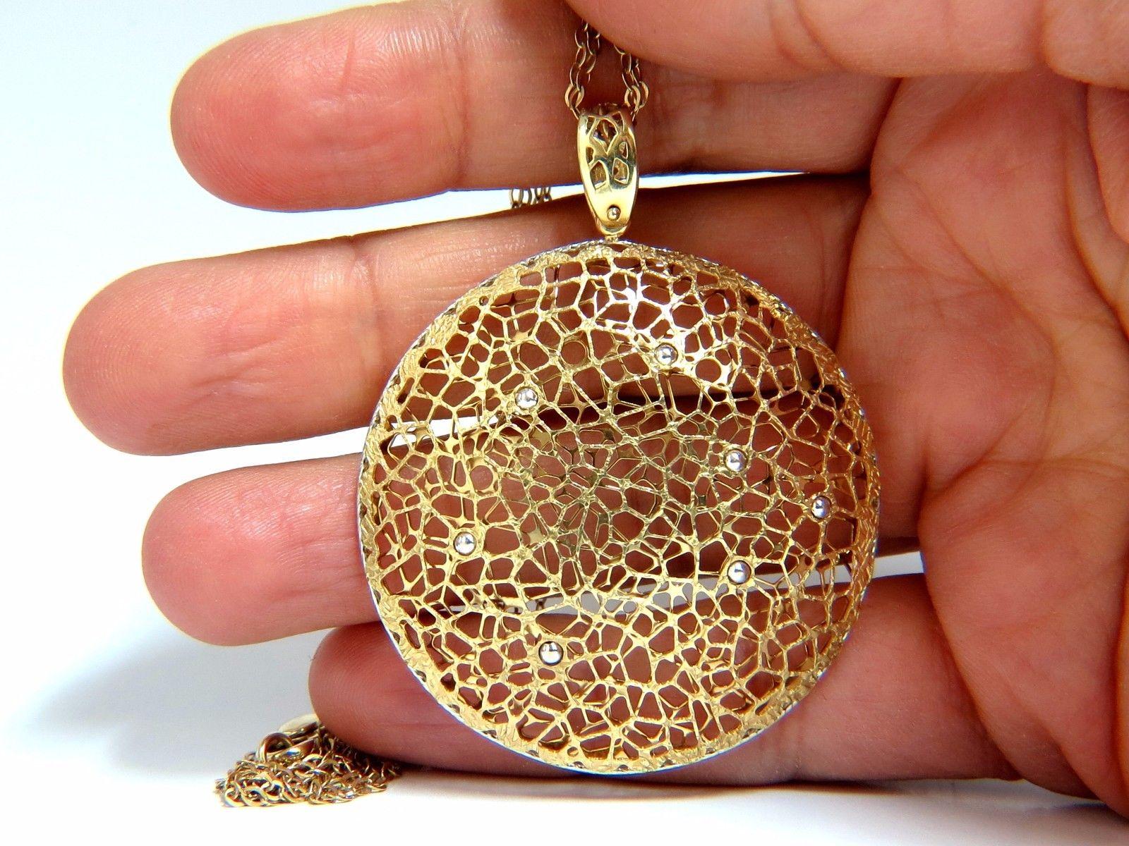 14 Karat Gold Circular Dome Dream Catcher Dome Pendant Necklace In New Condition In New York, NY