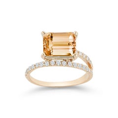 14 Karat Gold Citrine Point of Focus Ring