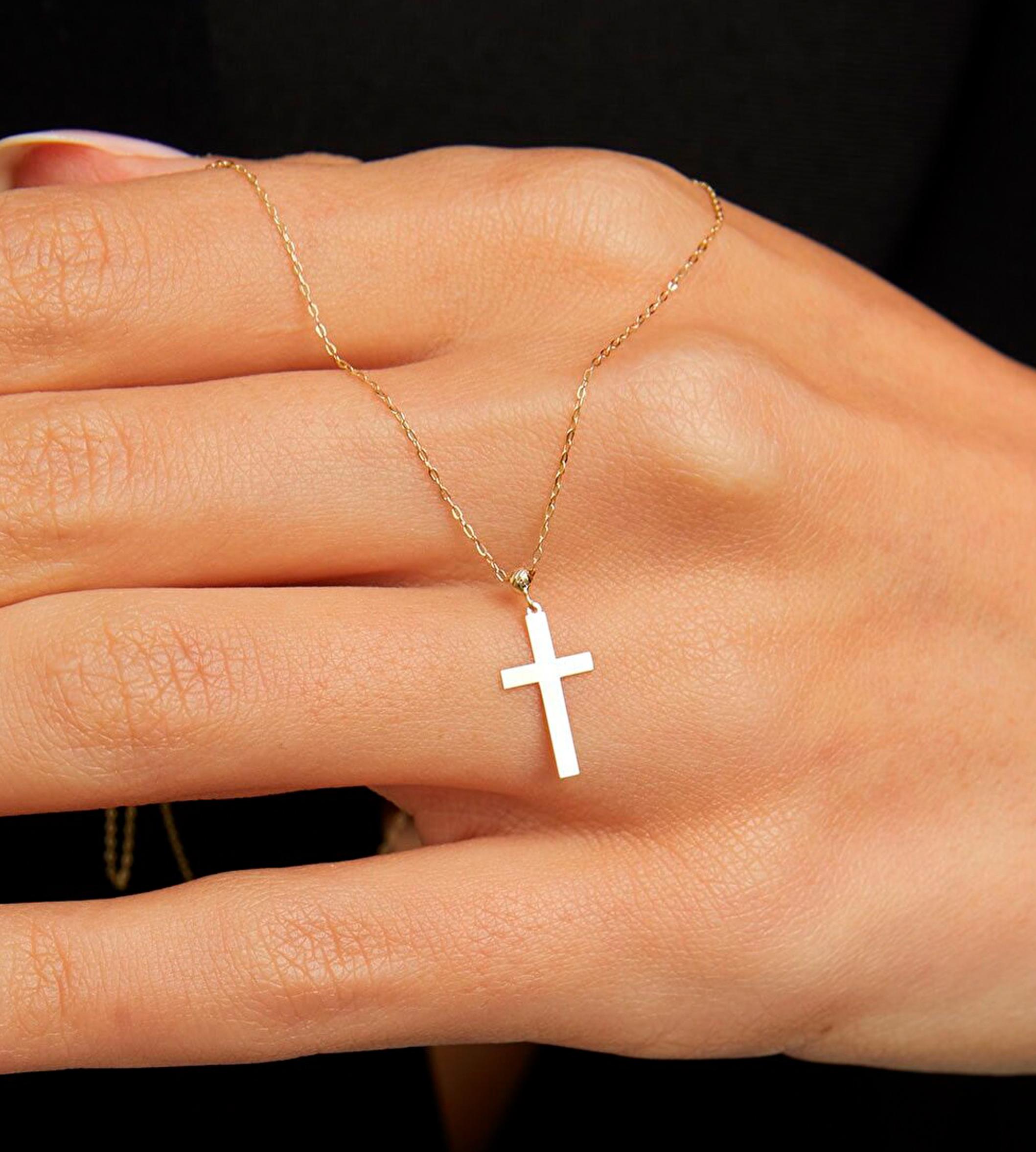 14 Karat Gold Cross Pendant Necklace, Tiny Cross Necklace In New Condition In Istanbul, TR