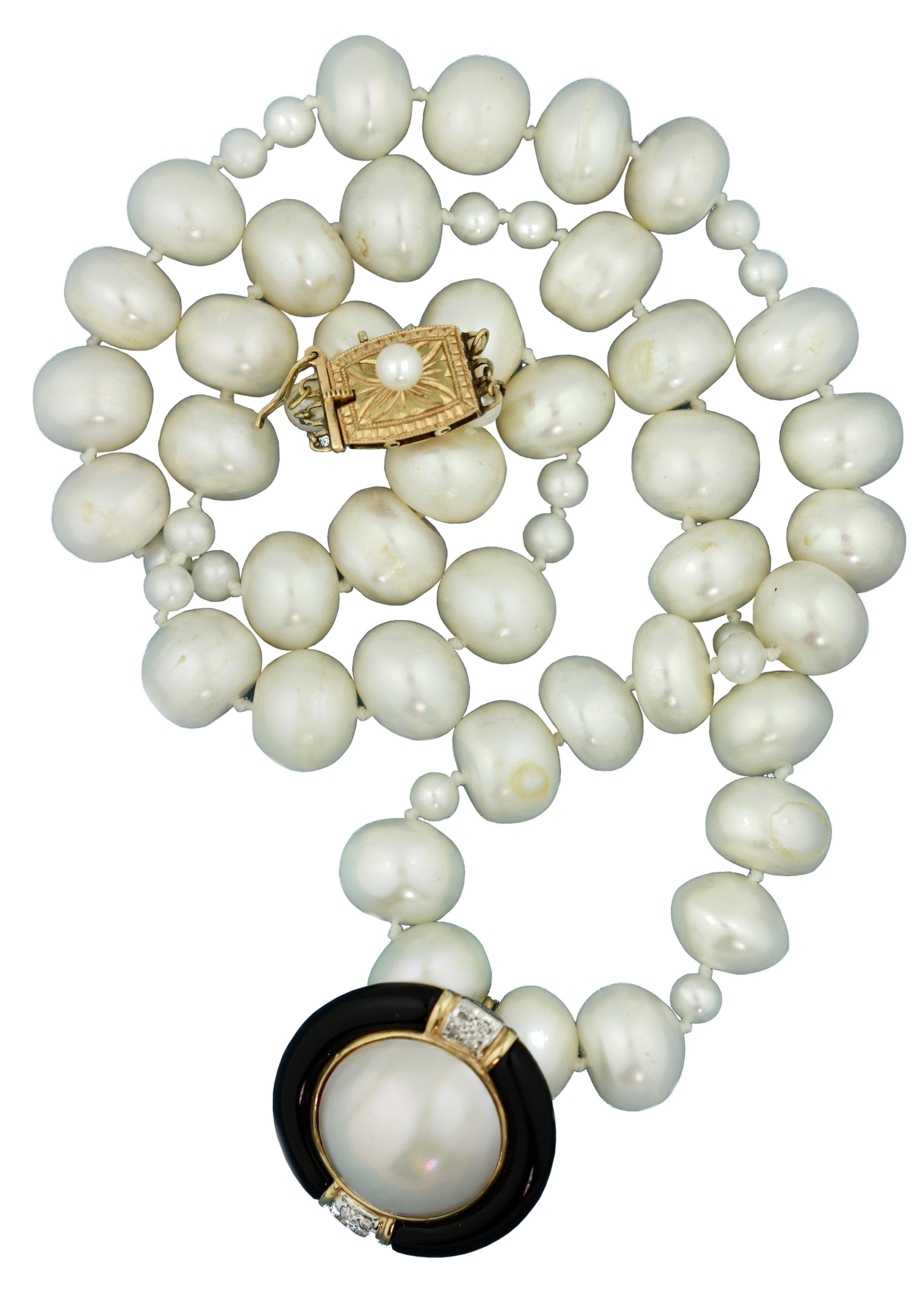Round Cut 14 Karat Gold, Cultured Pearl, Mabé Pearl, Onyx and Diamond Necklace For Sale