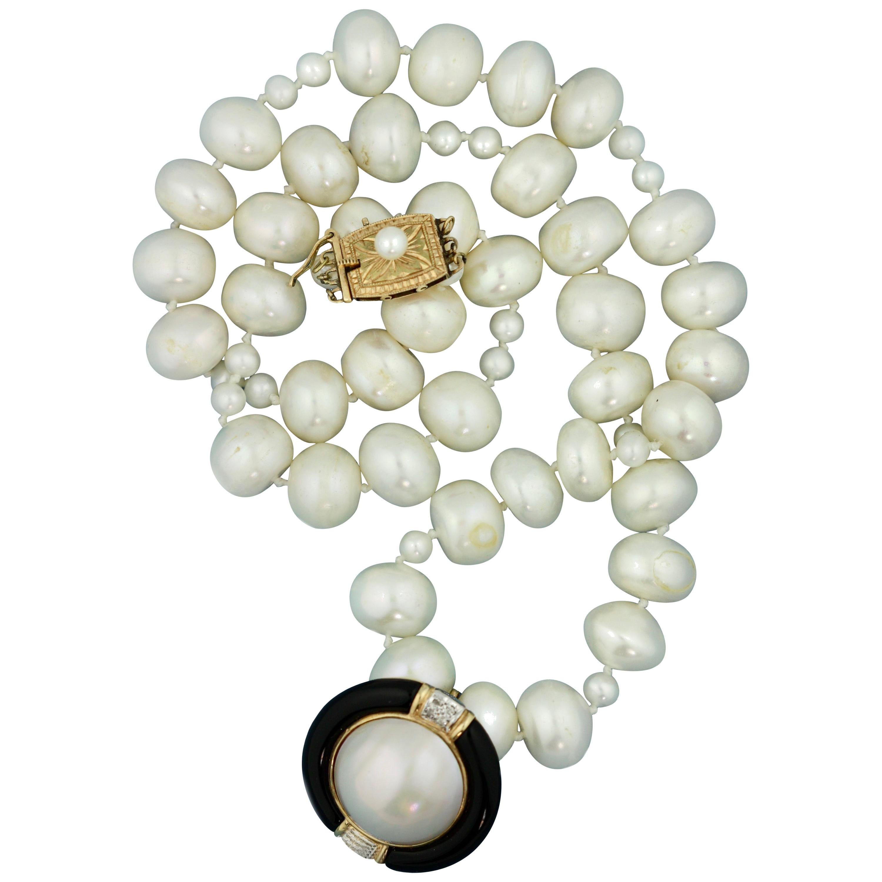14 Karat Gold, Cultured Pearl, Mabé Pearl, Onyx and Diamond Necklace For Sale
