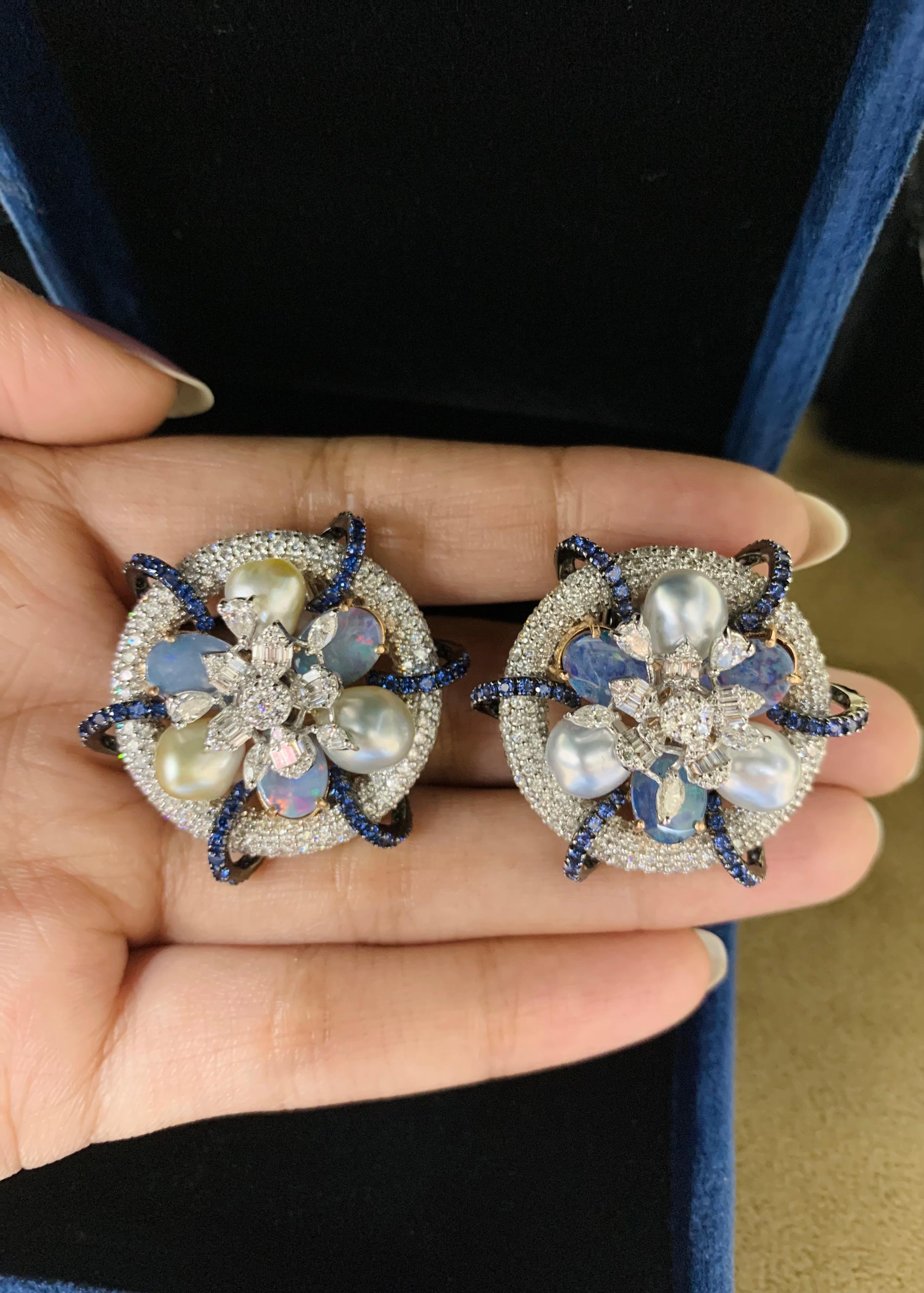 Taille mixte Boucles d'oreilles en or 14 carats avec diamant de couleur en vente