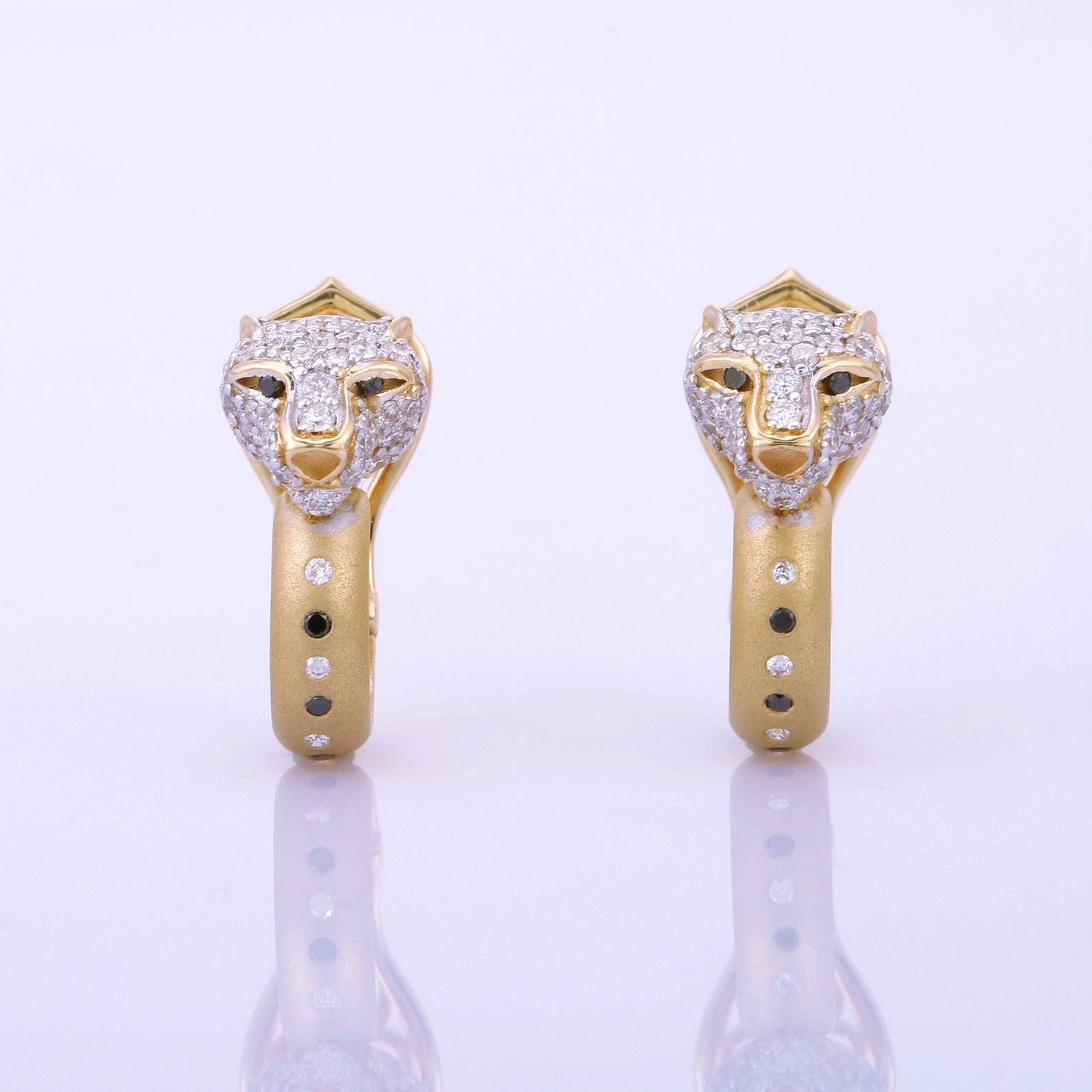 Contemporain Créoles panthère huggie en or 14 carats et diamants en vente