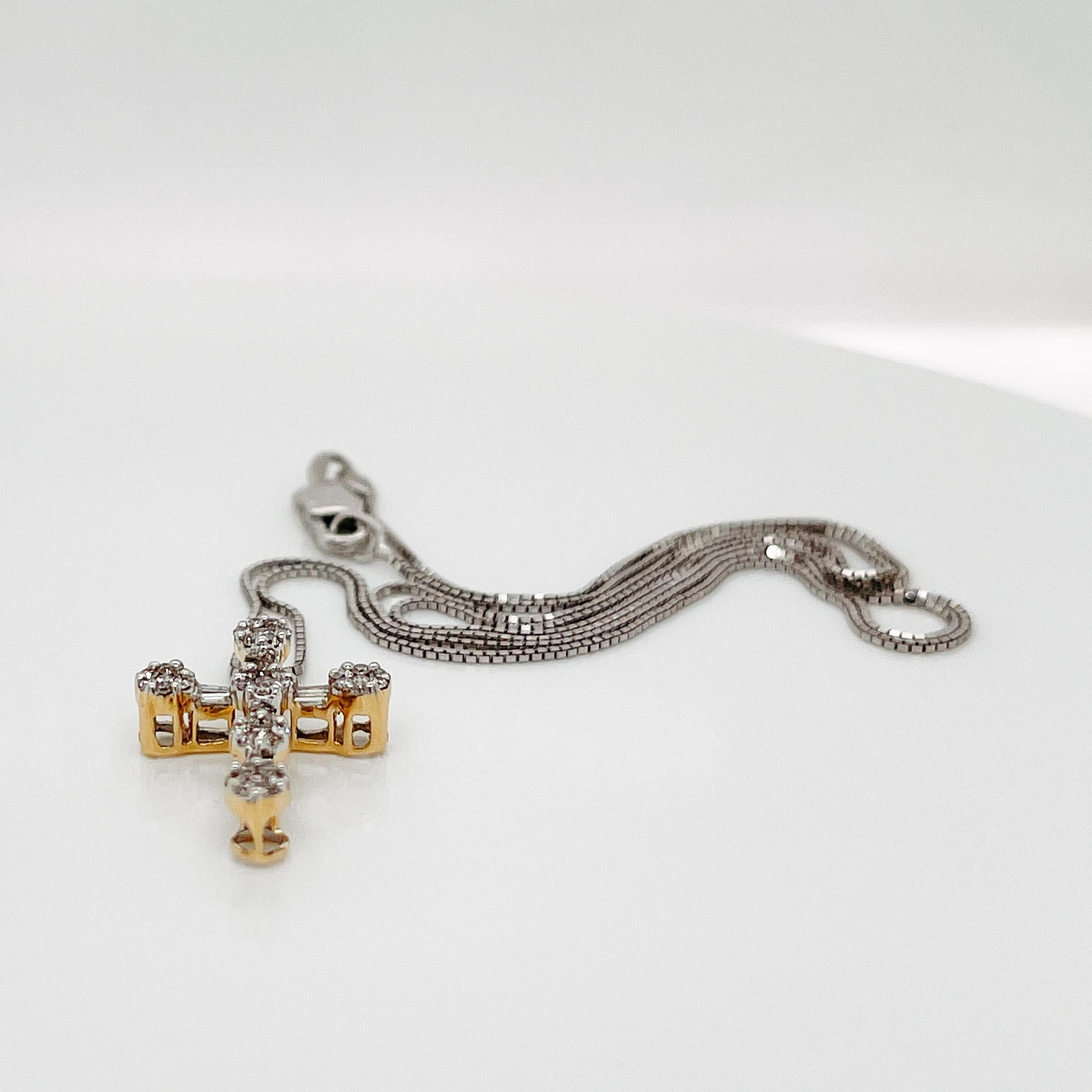 Croix pendentif en or 14 carats et diamants Unisexe en vente