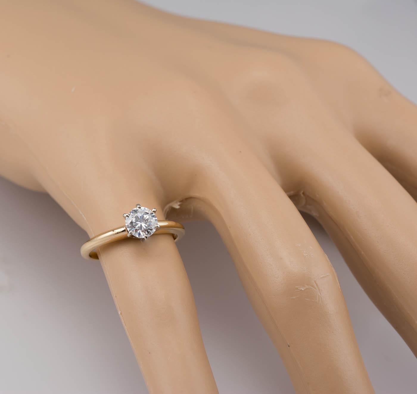 14 Karat Gold Diamantring GIA zertifiziert 0,58 Karat F Farbe VS1 Reinheit rund Damen im Angebot